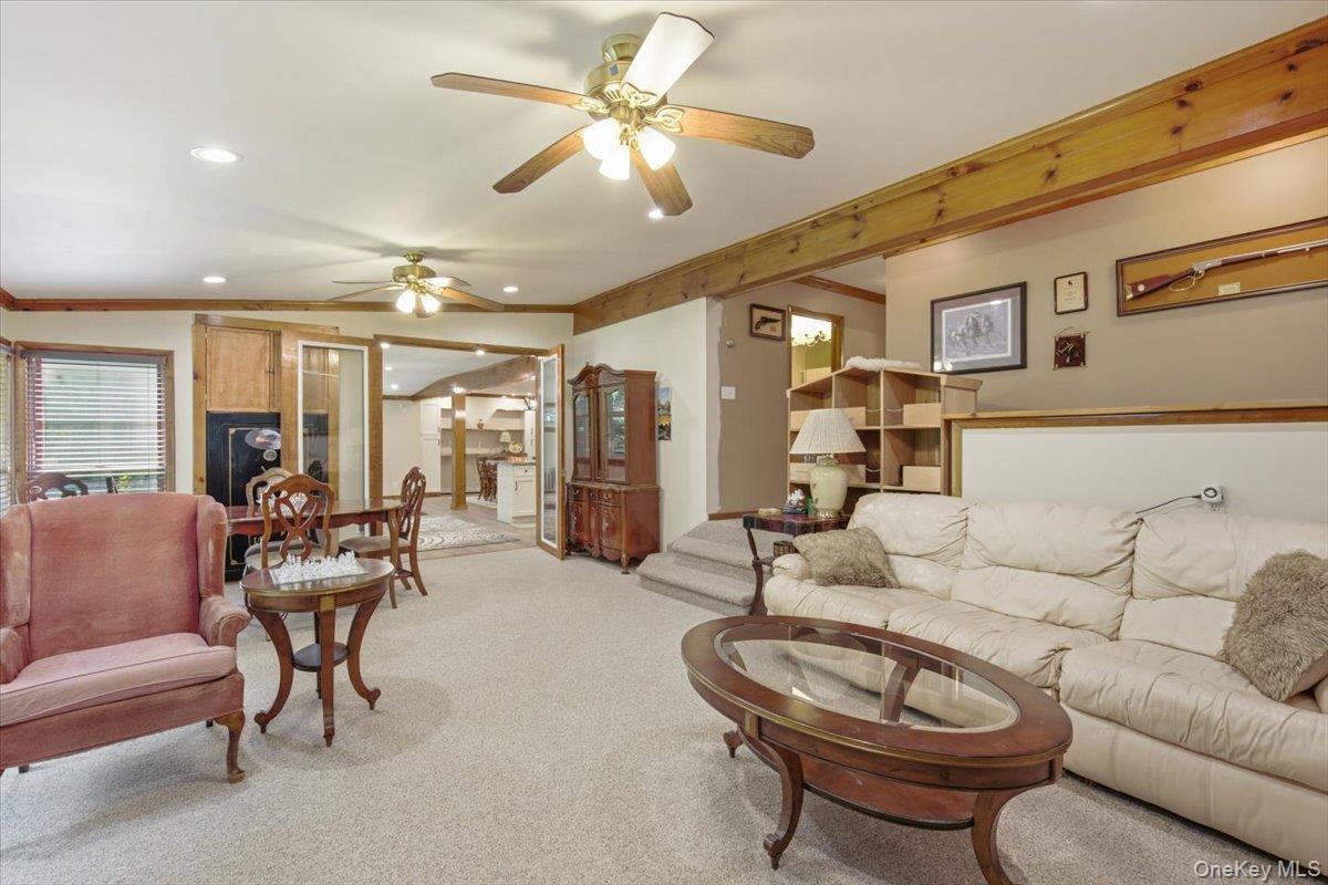 31 Favorito Road Property Photo 2