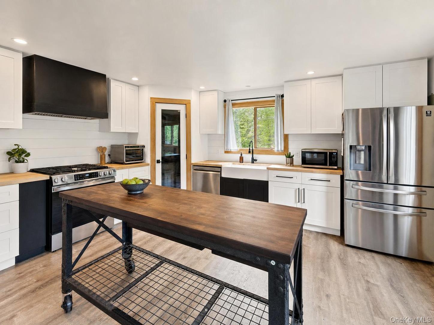 150 Cold Spring Road Property Photo 2