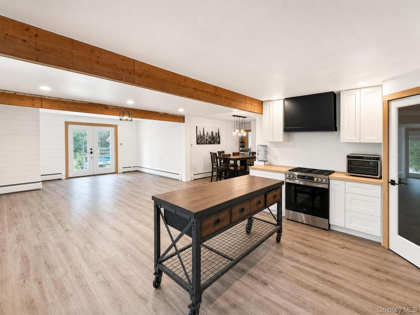 150 Cold Spring Road Property Photo 4