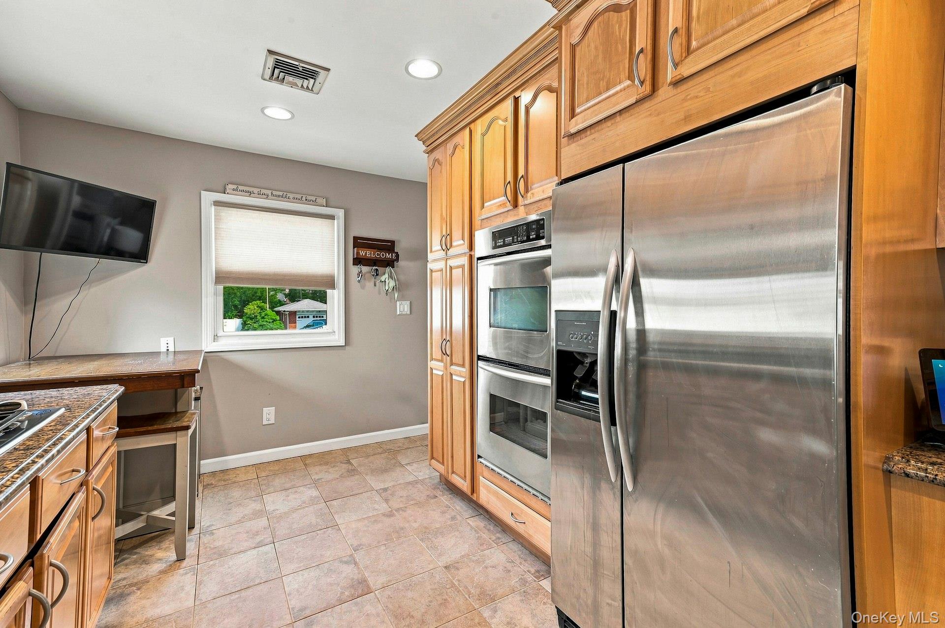 80 E 20th Street Property Photo 7