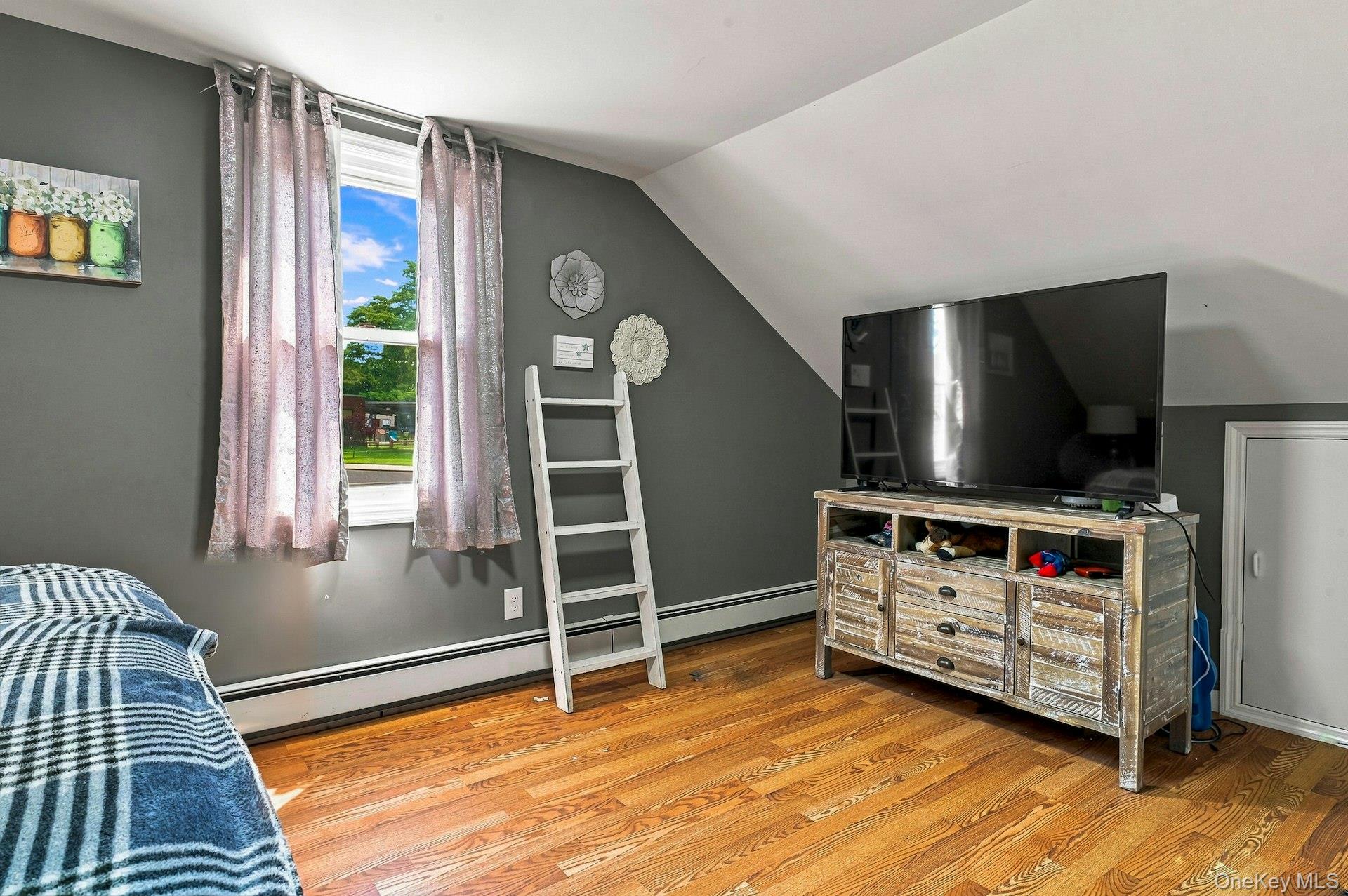 80 E 20th Street Property Photo 18