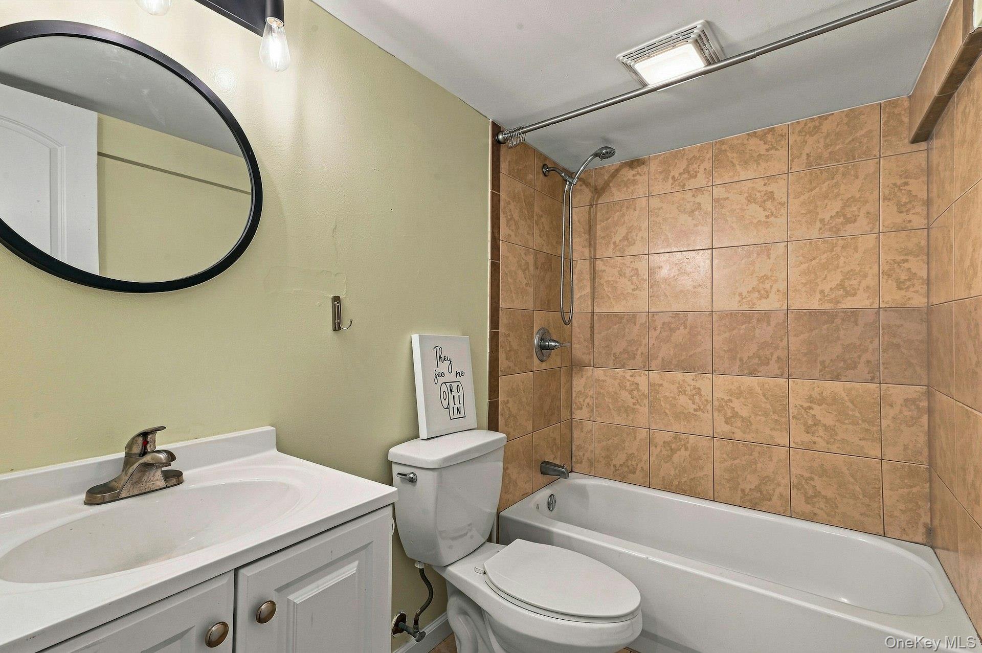 80 E 20th Street Property Photo 21