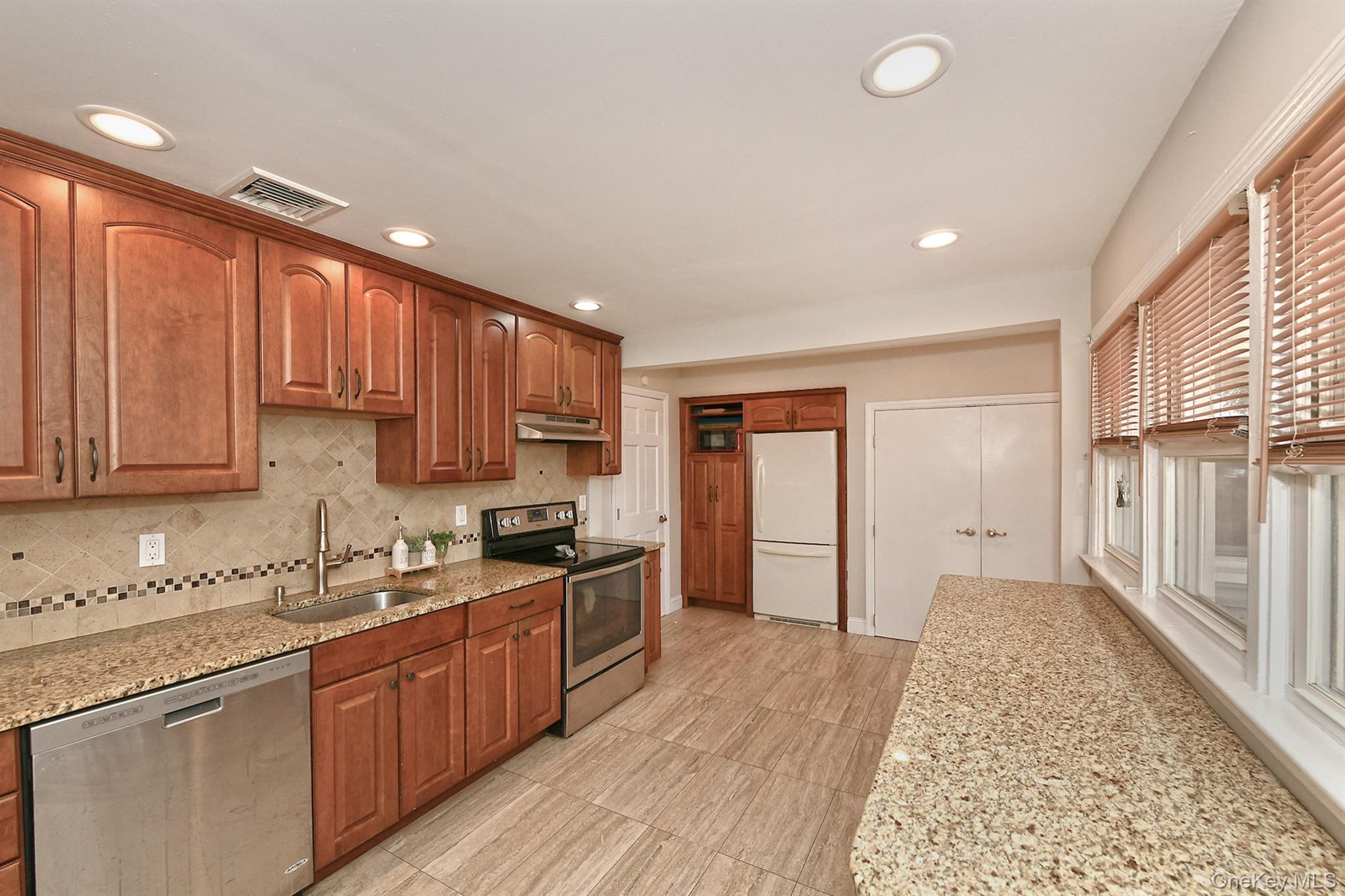 53 Periwinkle Road Property Photo 7
