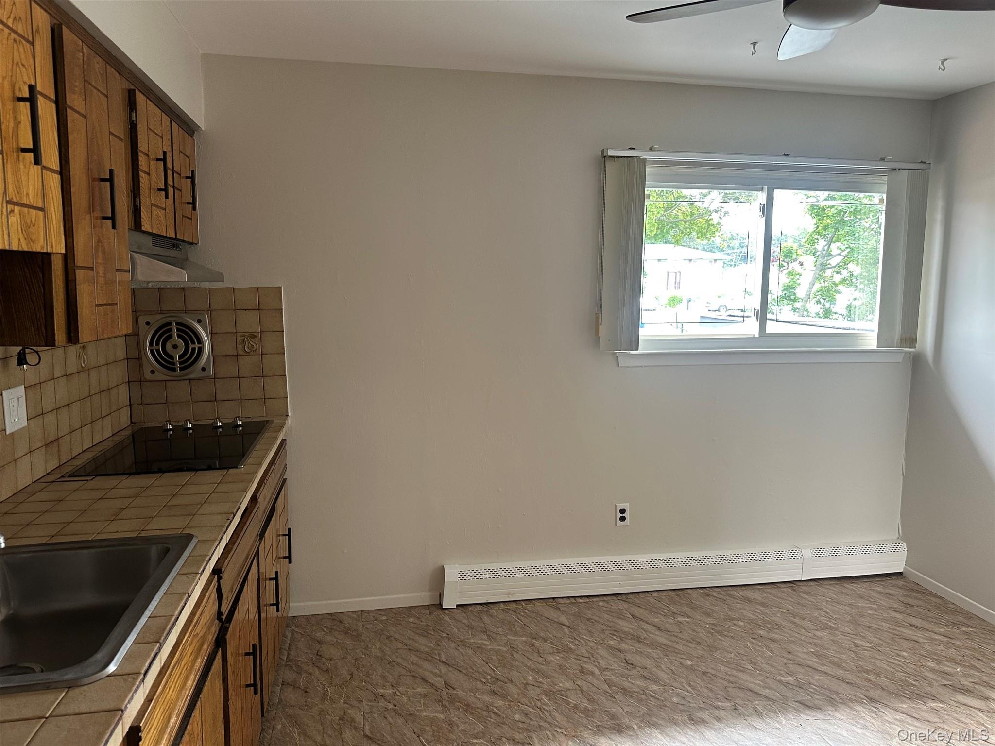 308 Essex Street Property Photo 4