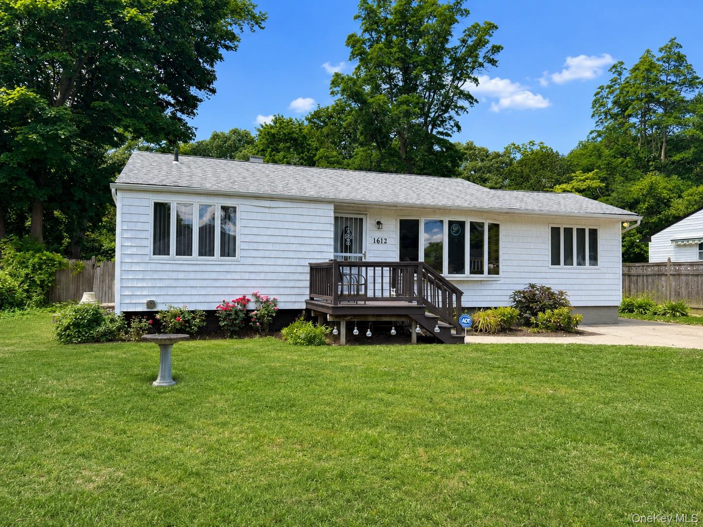 1612 N Gardiner Drive Property Photo 1