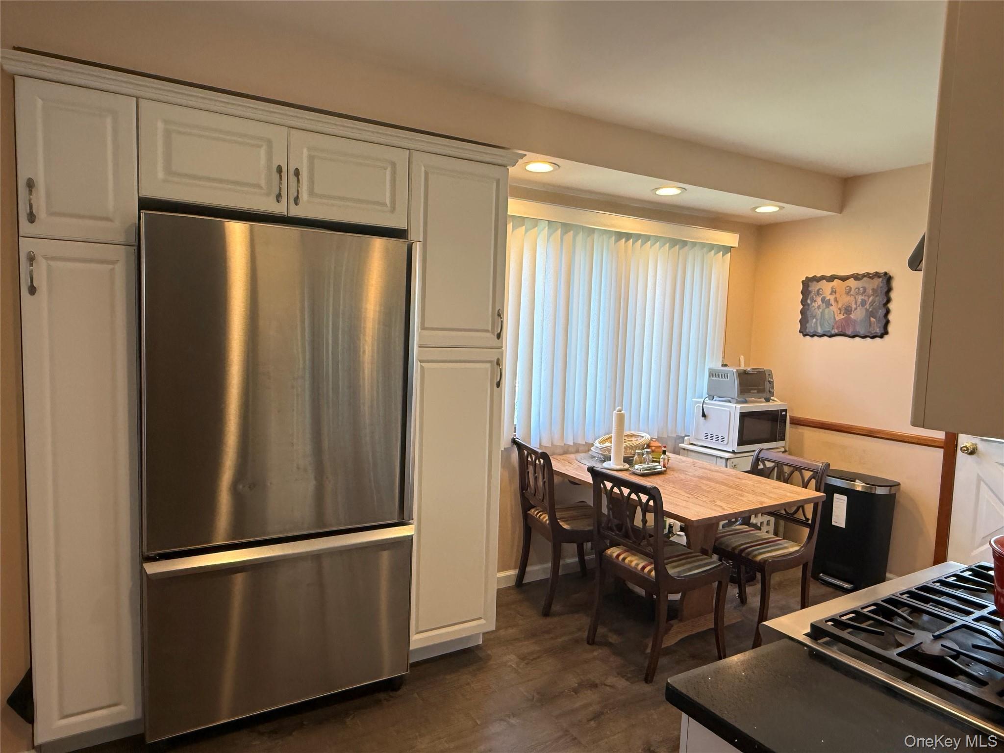 1612 N Gardiner Drive Property Photo 4