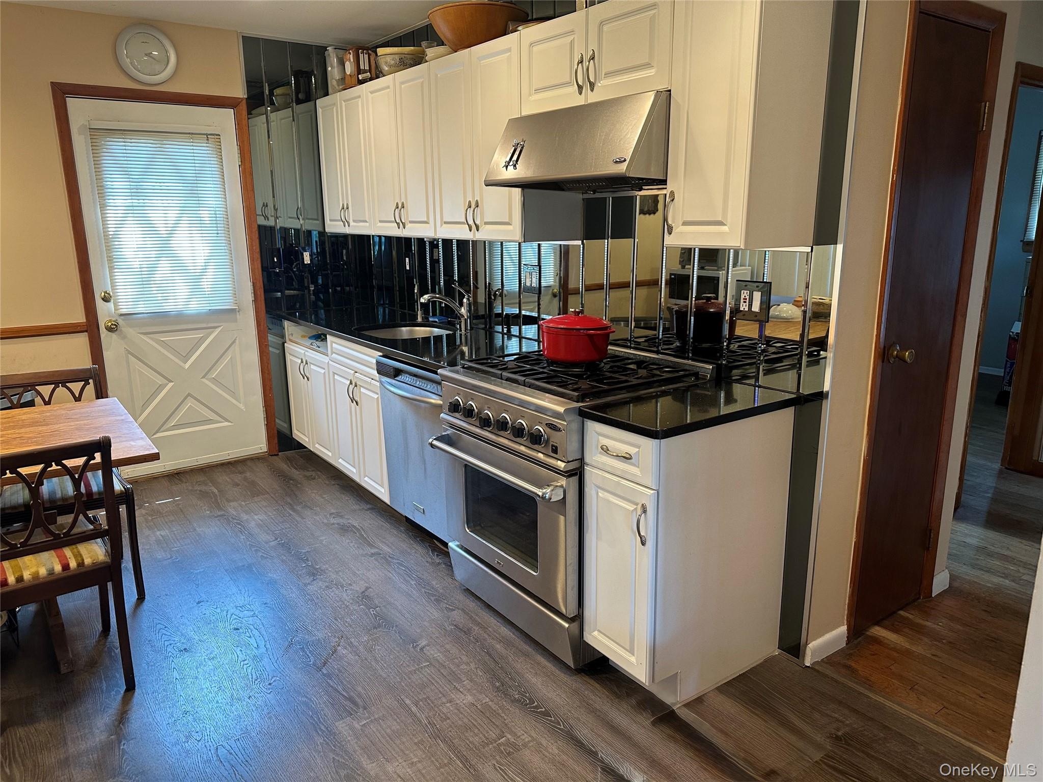 1612 N Gardiner Drive Property Photo 17
