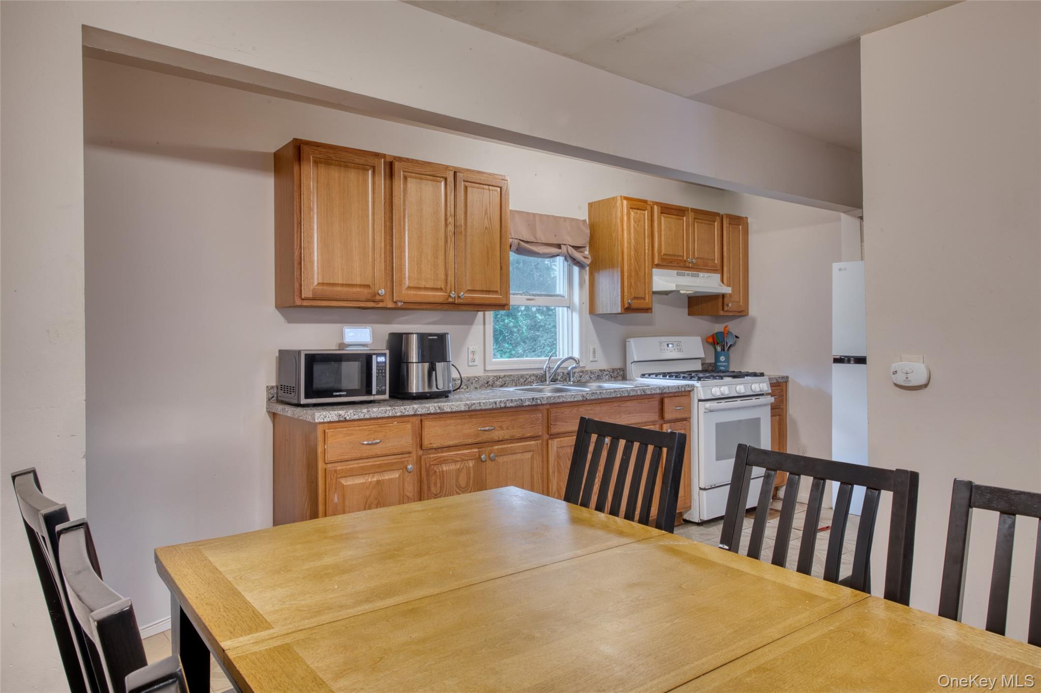 429 Kaplan Avenue Property Photo 6