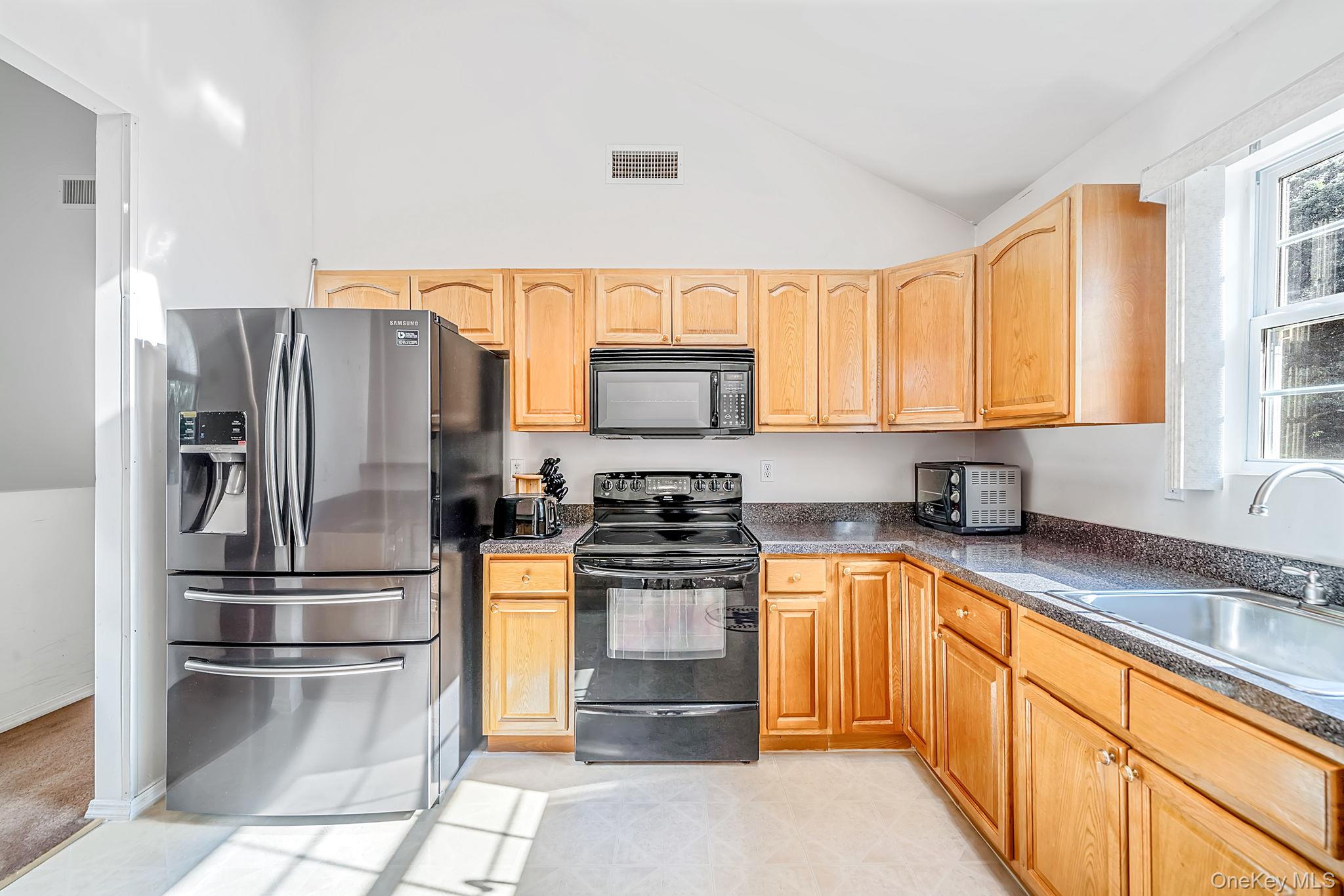 10 Cedar Lane Property Photo 14