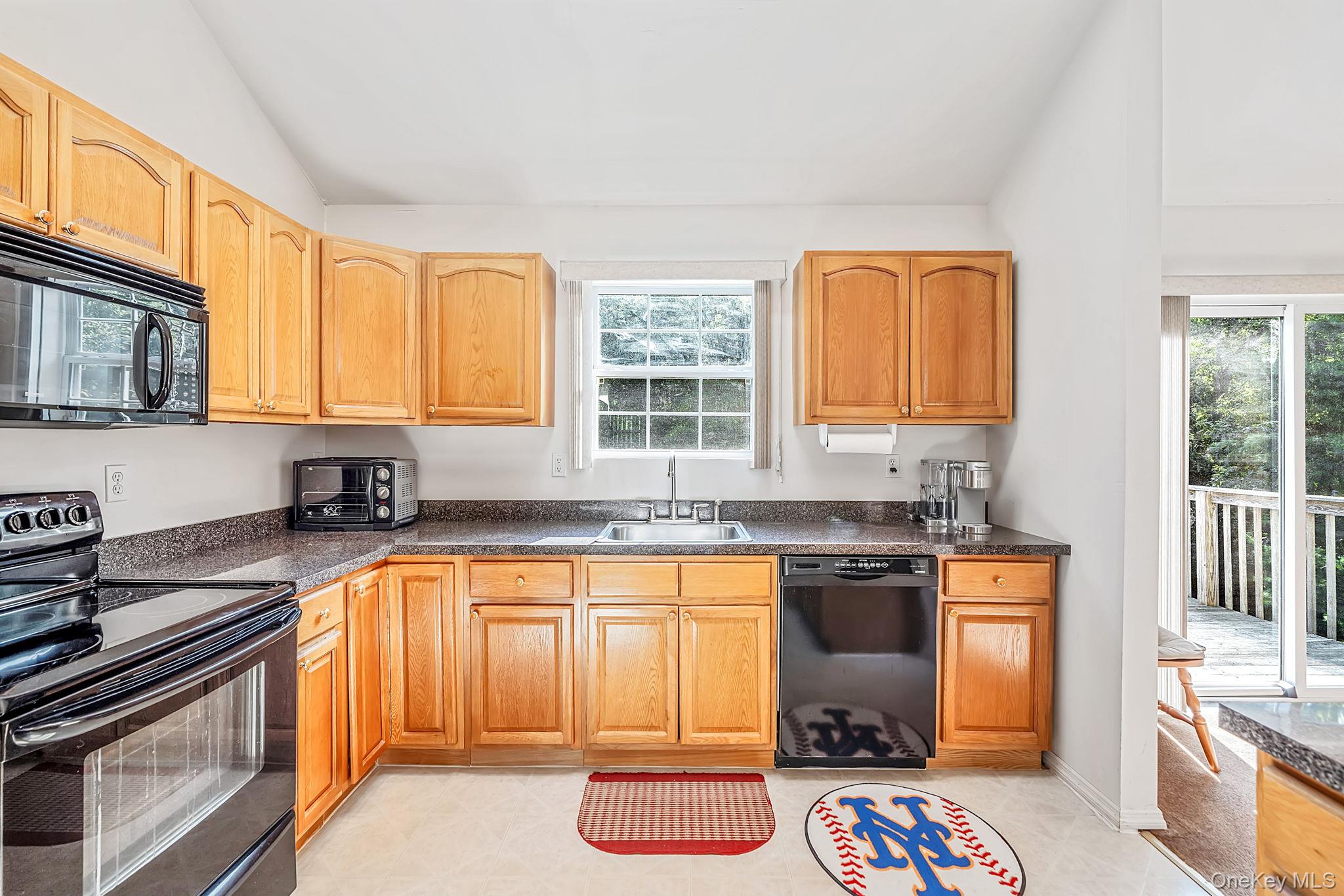 10 Cedar Lane Property Photo 15