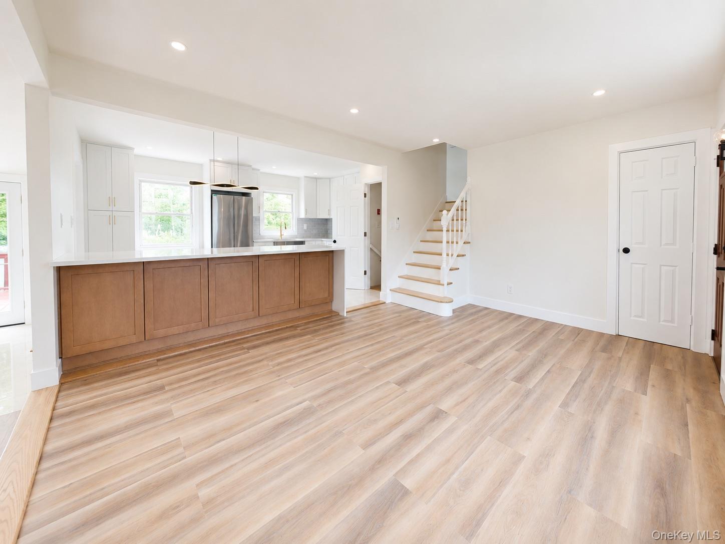 984 Hayes Street Property Photo 8