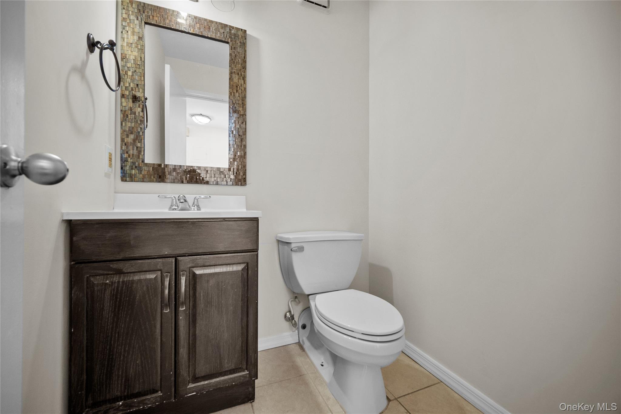 520 Ashford Avenue 5 Property Photo 16