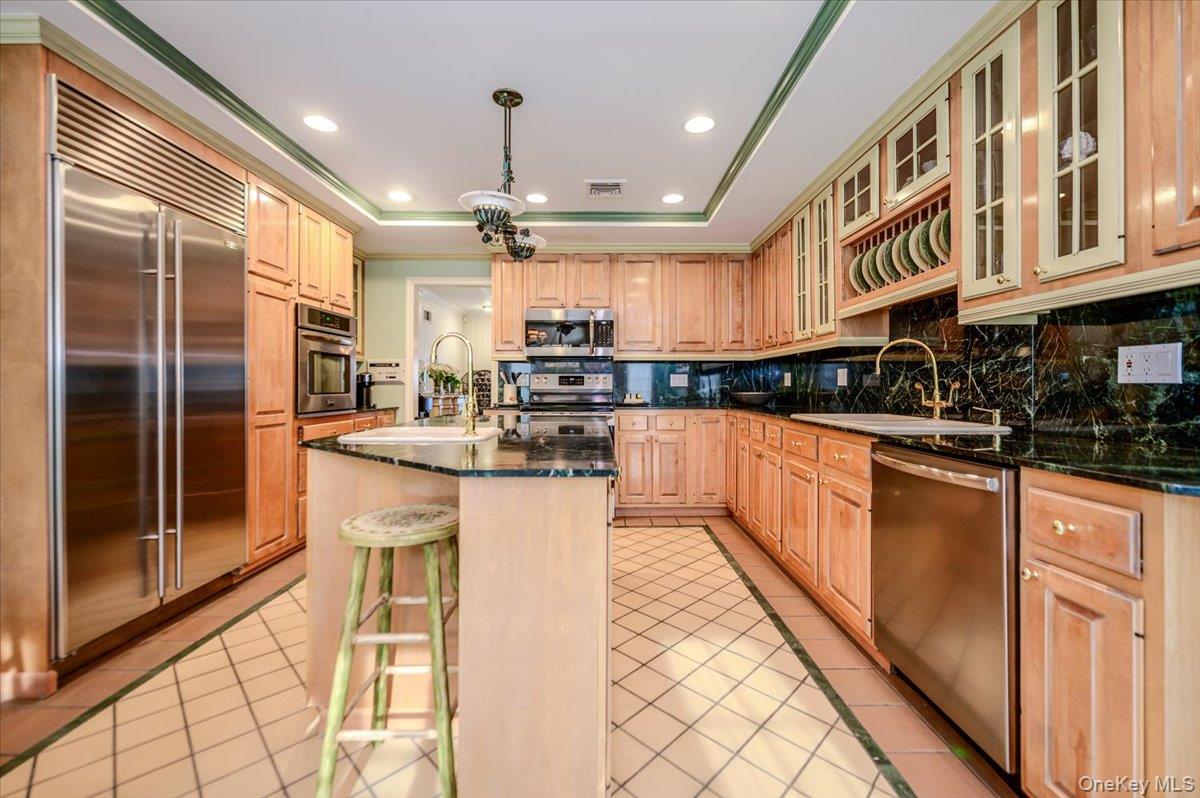 150 Harborview Drive Property Photo 10