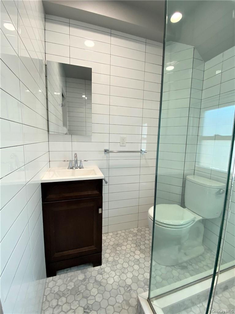 86 Main Street 1 Property Photo 9