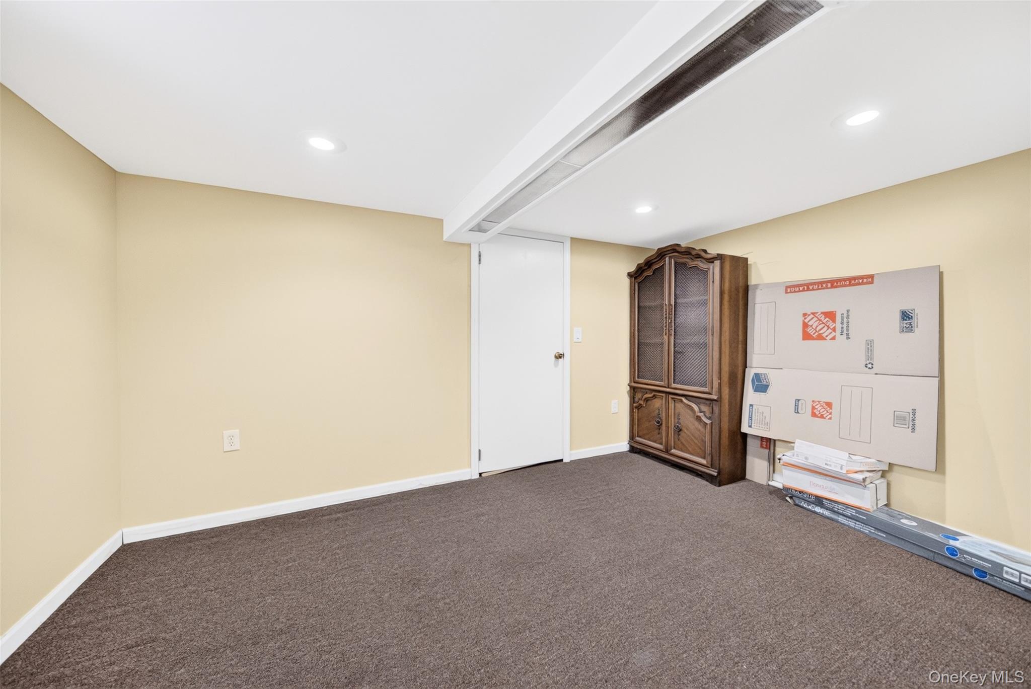 8816 204th Street Property Photo 10
