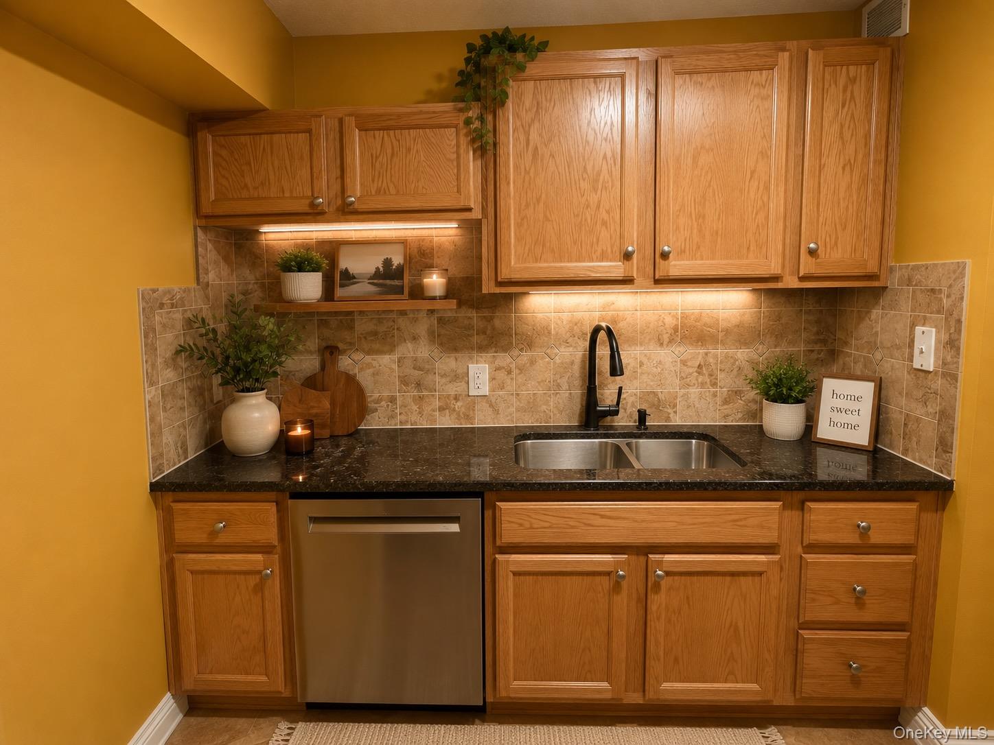 7914 Rockaway Beach Boulevard 5c Property Photo 2