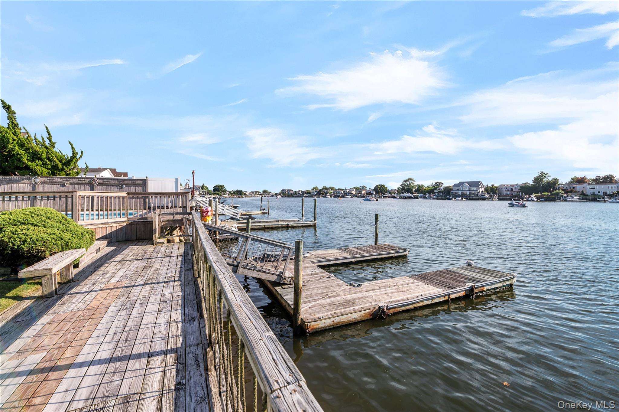 2718 Riverside Drive Property Photo 4
