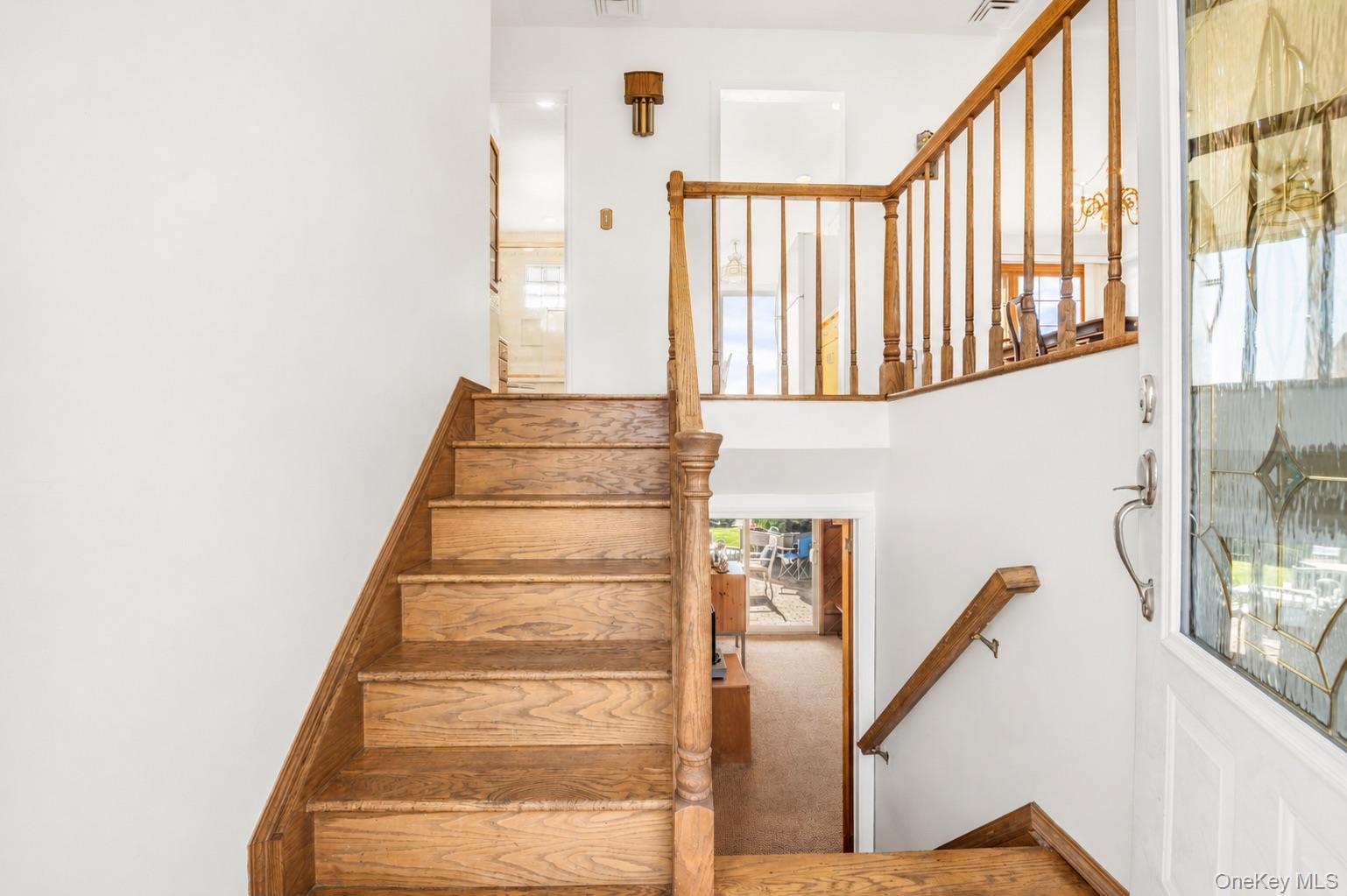 2718 Riverside Drive Property Photo 9