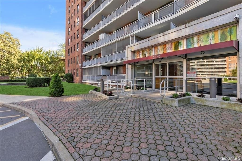 61-45 98 Street 10l Property Photo 4