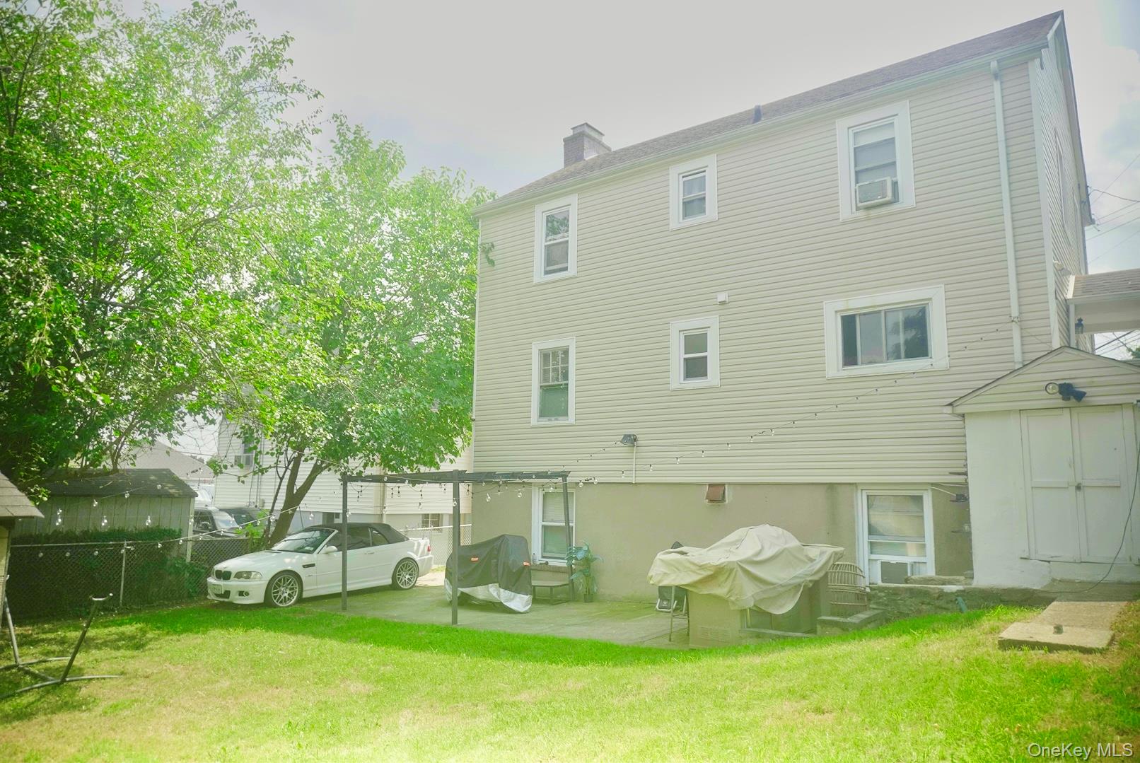 930 Mile Square Road Property Photo 3