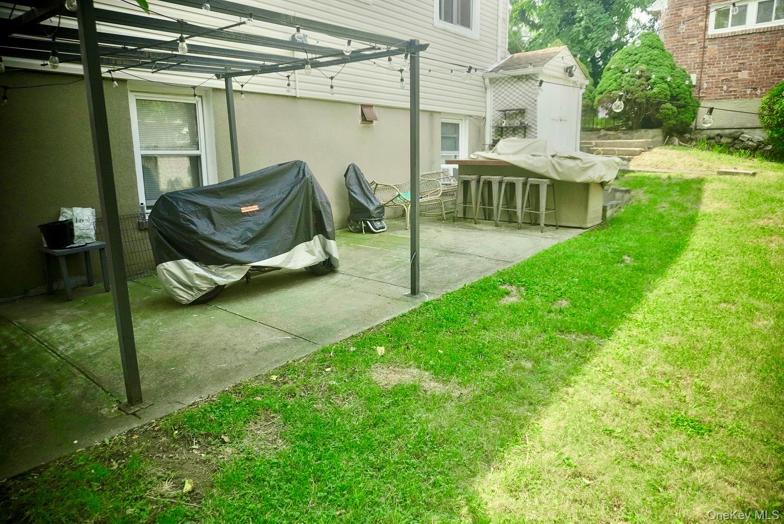 930 Mile Square Road Property Photo 5