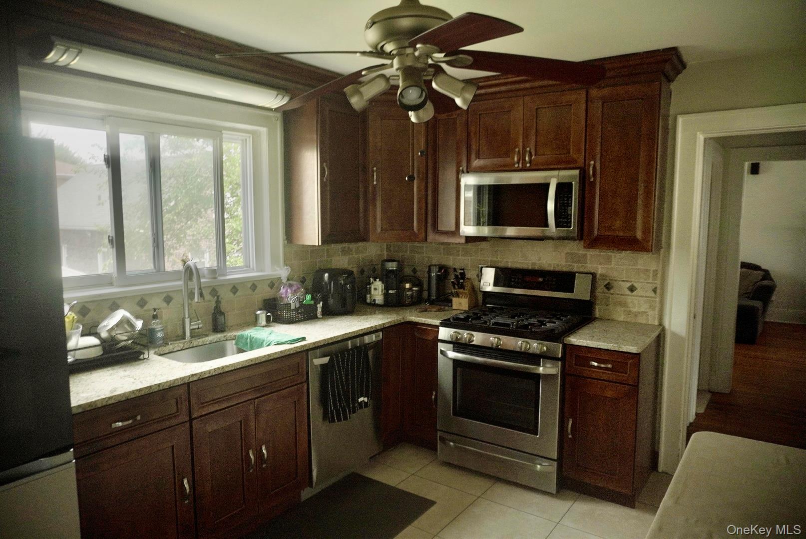 930 Mile Square Road Property Photo 7