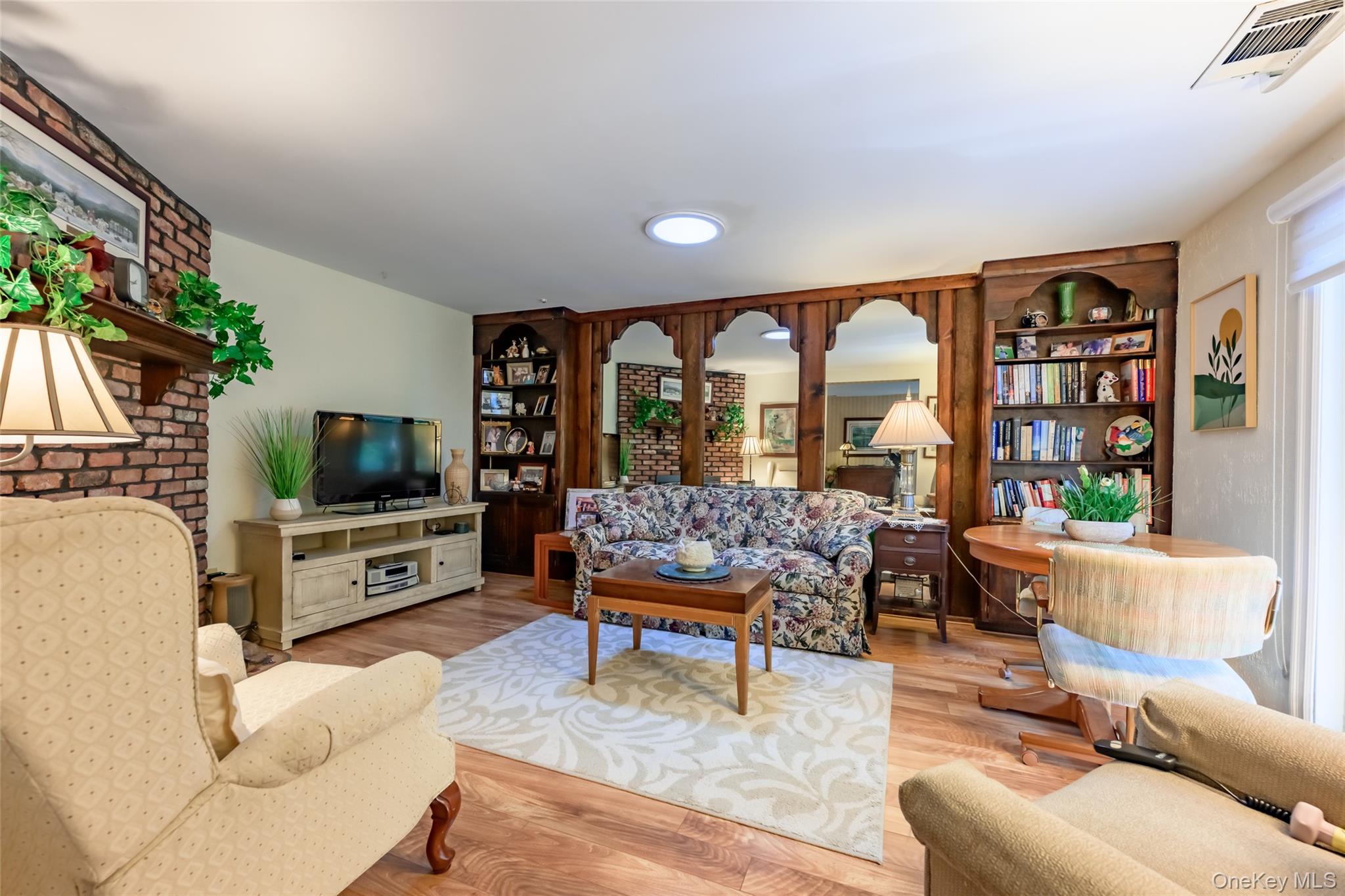 297 Brettonwoods Drive Property Photo 11