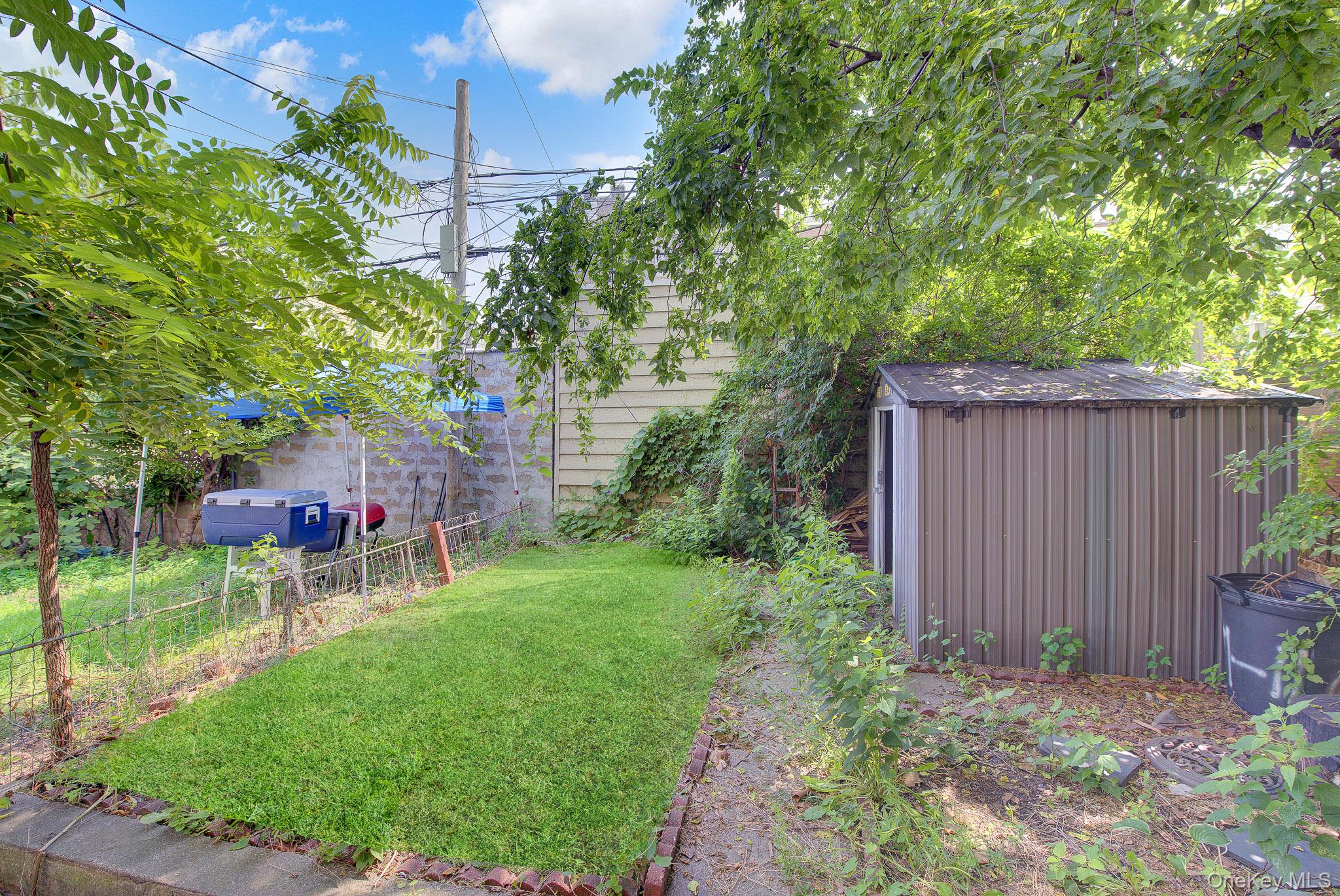 7111 68th Street Property Photo 17