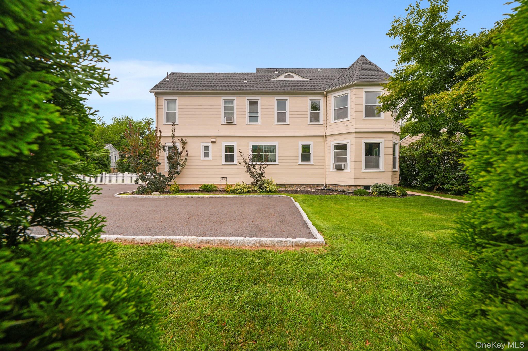 8 Bolton Place Property Photo 12