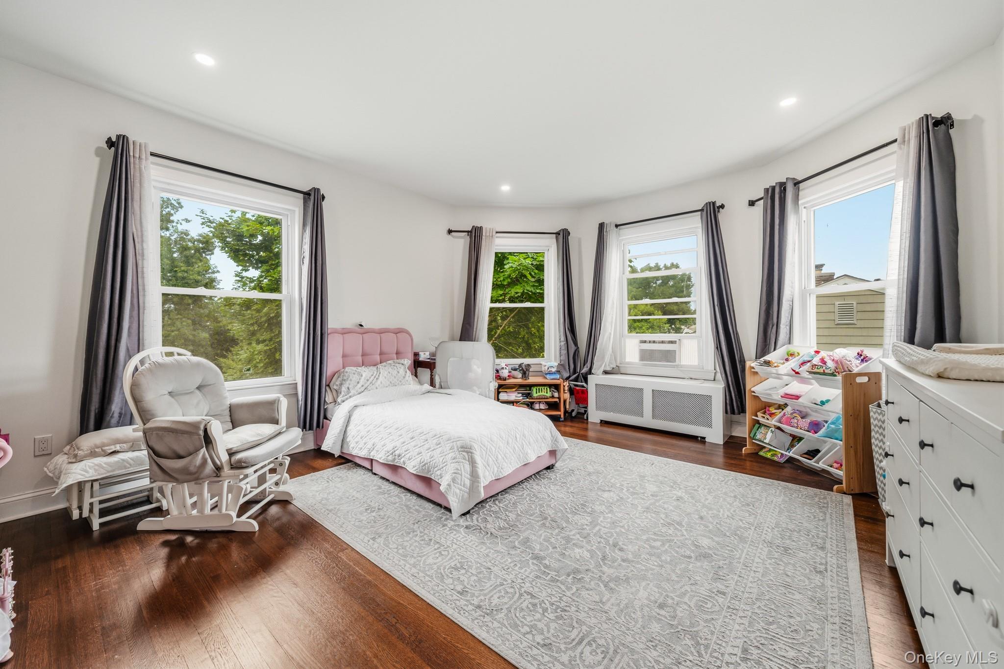 8 Bolton Place Property Photo 25