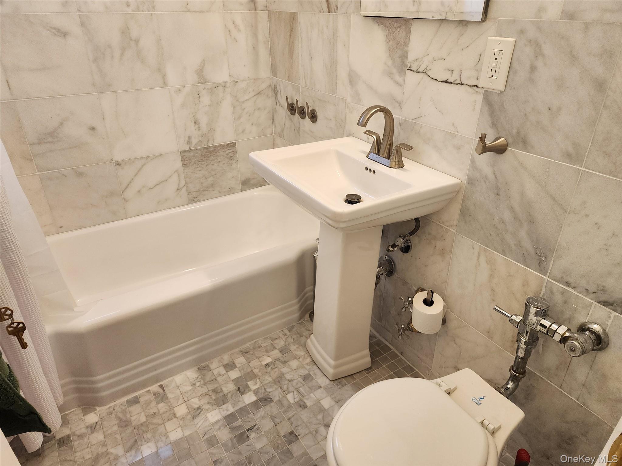 123-25 82nd Avenue 5r Property Photo 8
