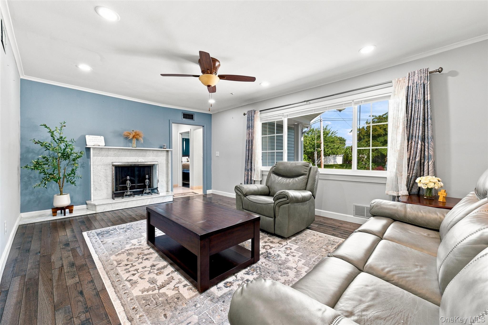 1230 Parkwood Drive Property Photo 3