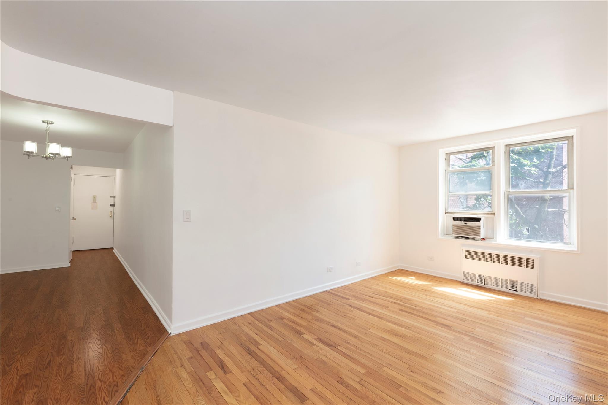33-24 91 Street 4s Property Photo 12