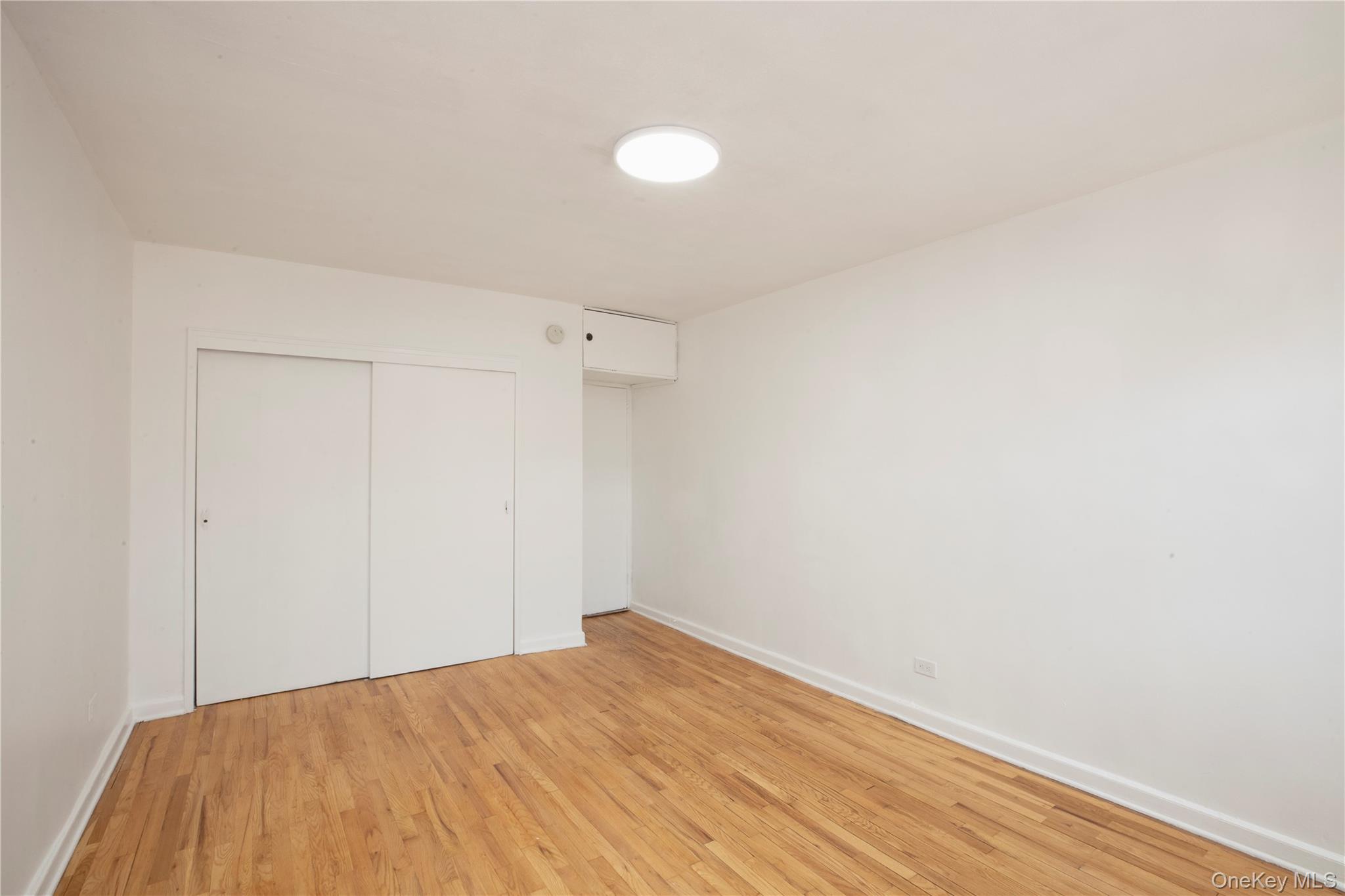 33-24 91 Street 4s Property Photo 20