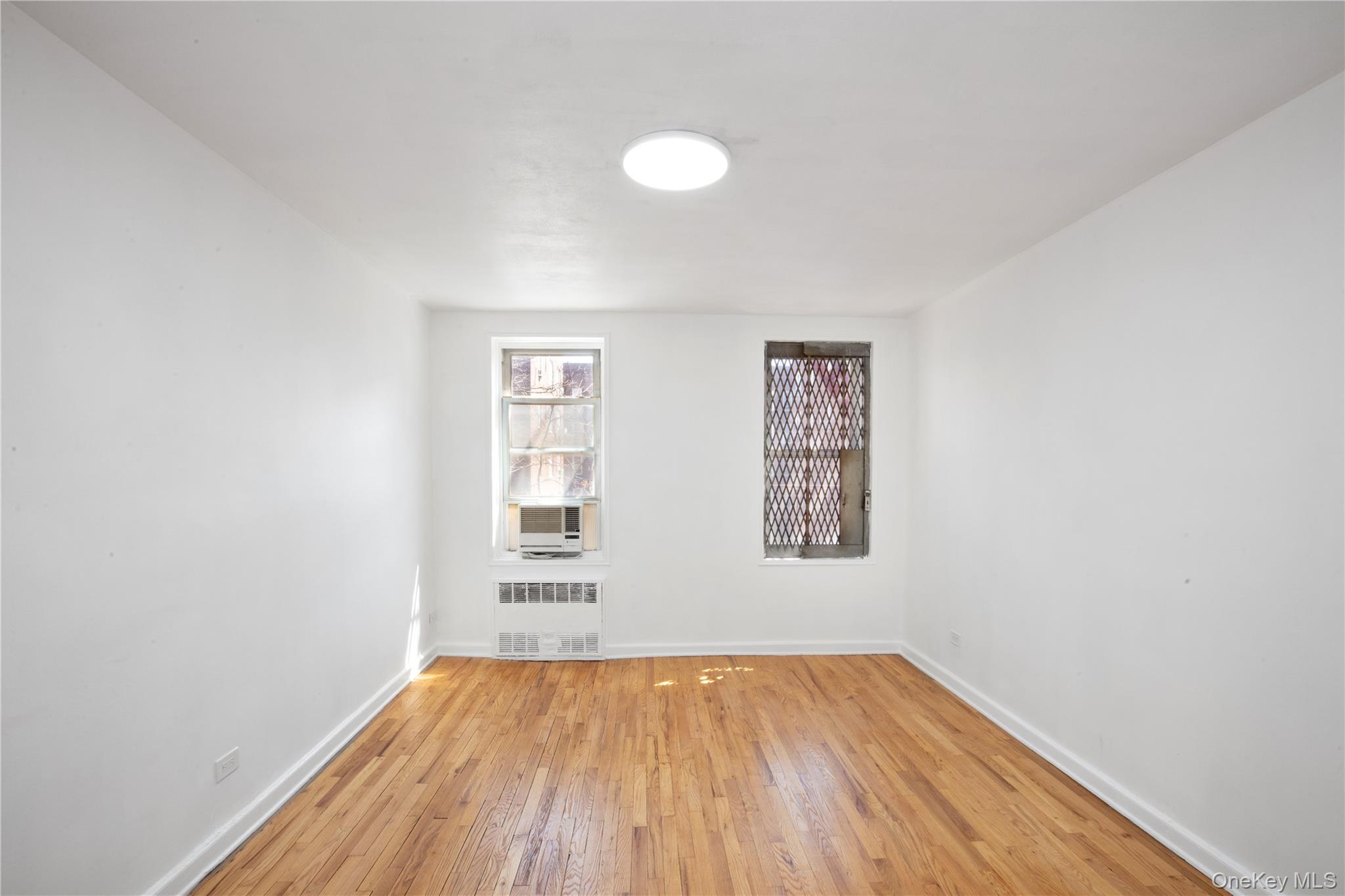 33-24 91 Street 4s Property Photo 22