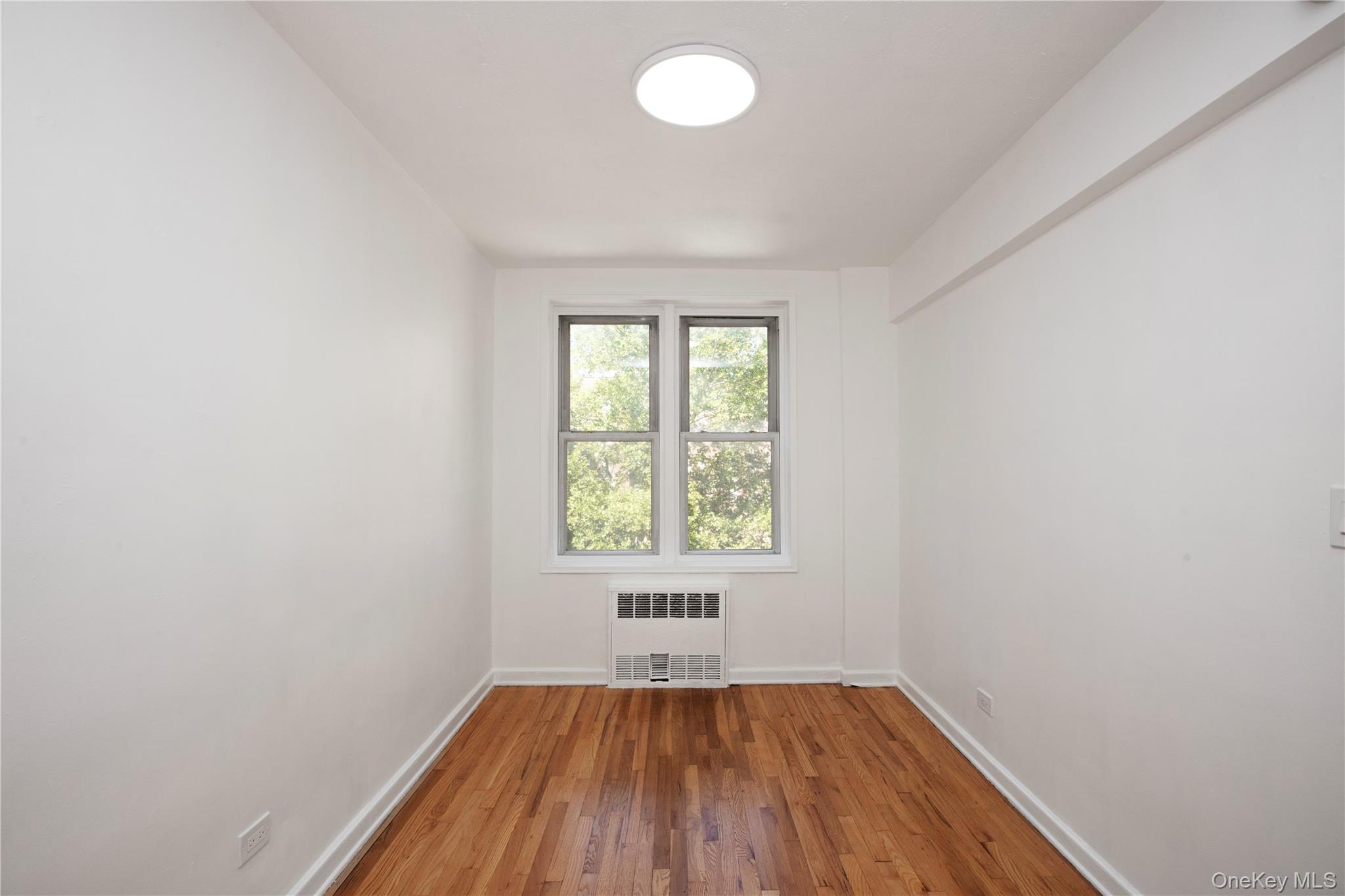 33-24 91 Street 4s Property Photo 23