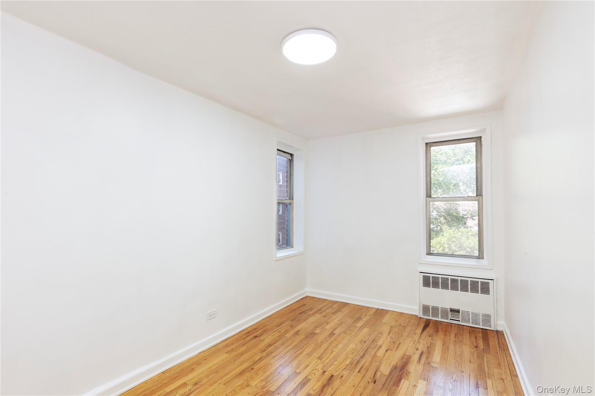 33-24 91 Street 4s Property Photo 25