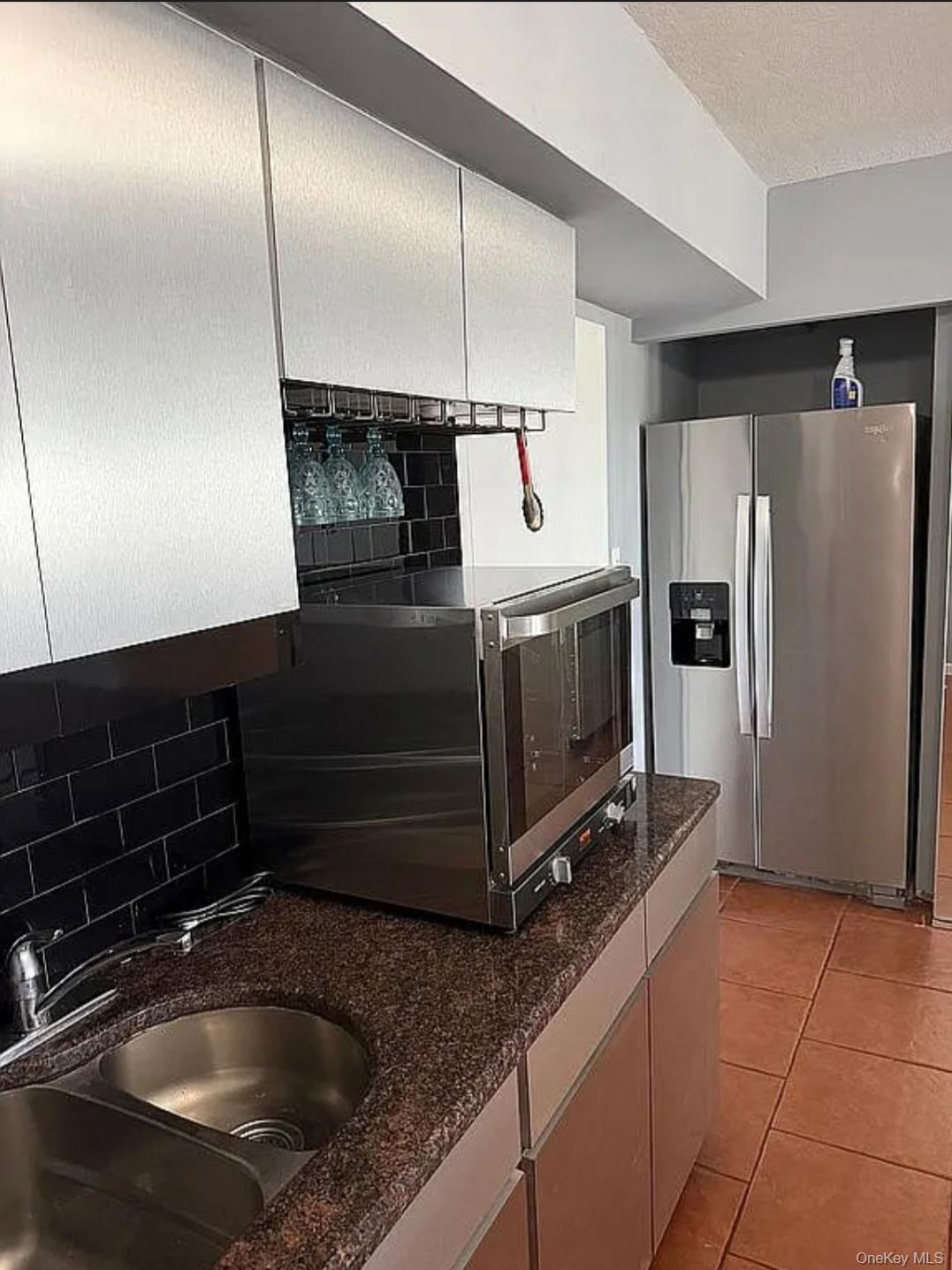 725 Miller Avenue 410 Property Photo 4
