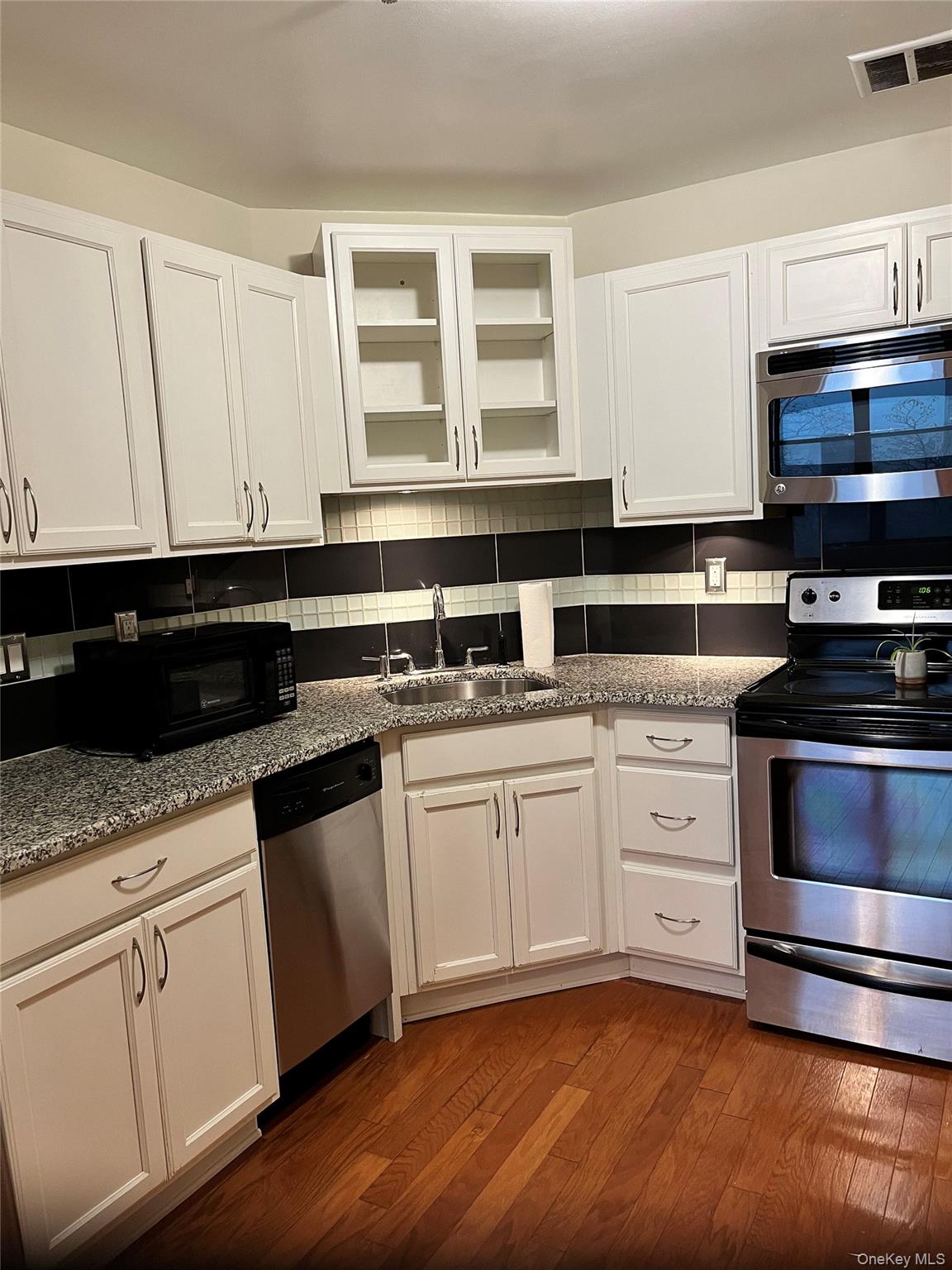 75 Mckinley Avenue B2-4 Property Photo 5