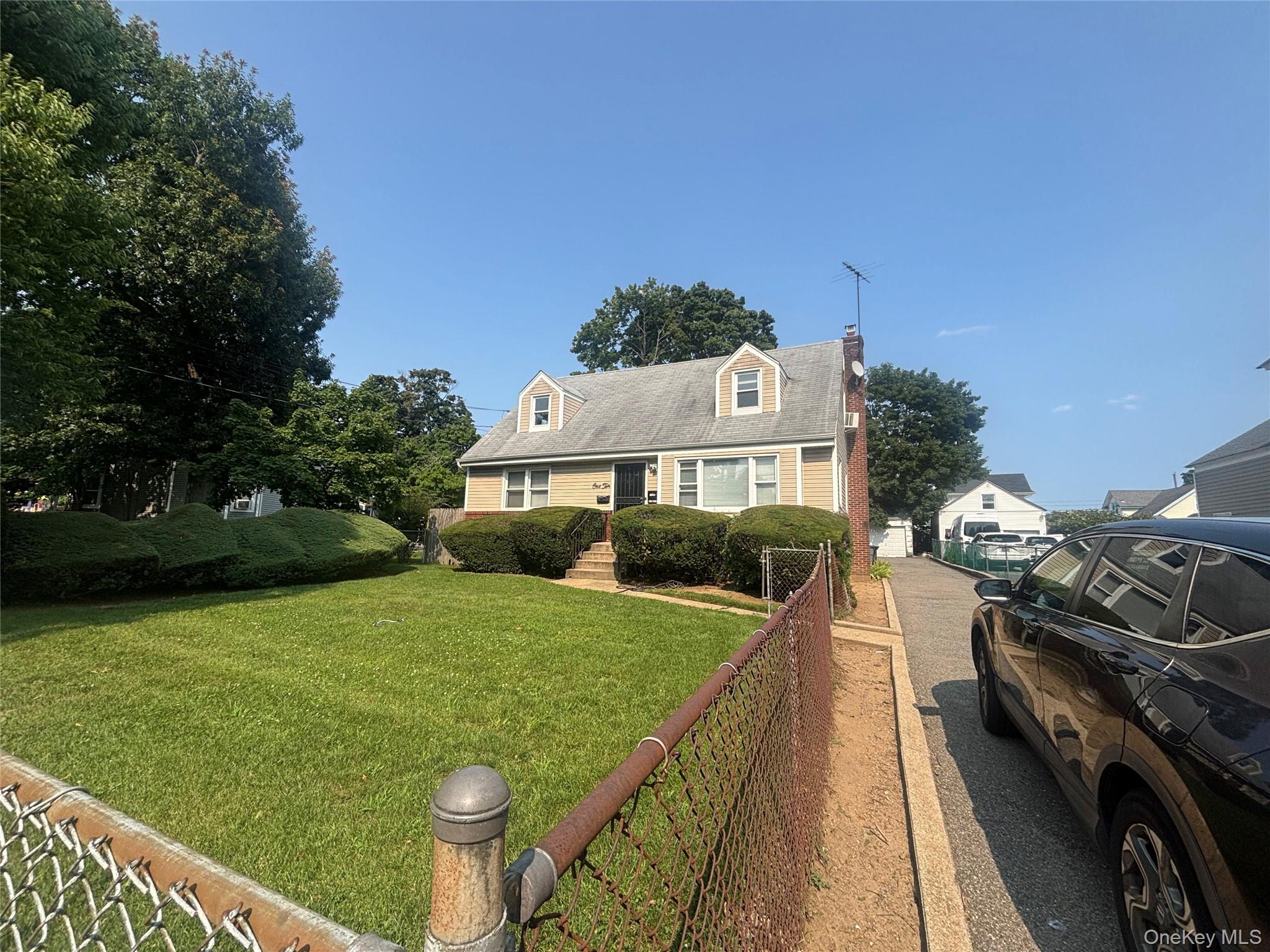 110 N Columbus Avenue Property Photo 1