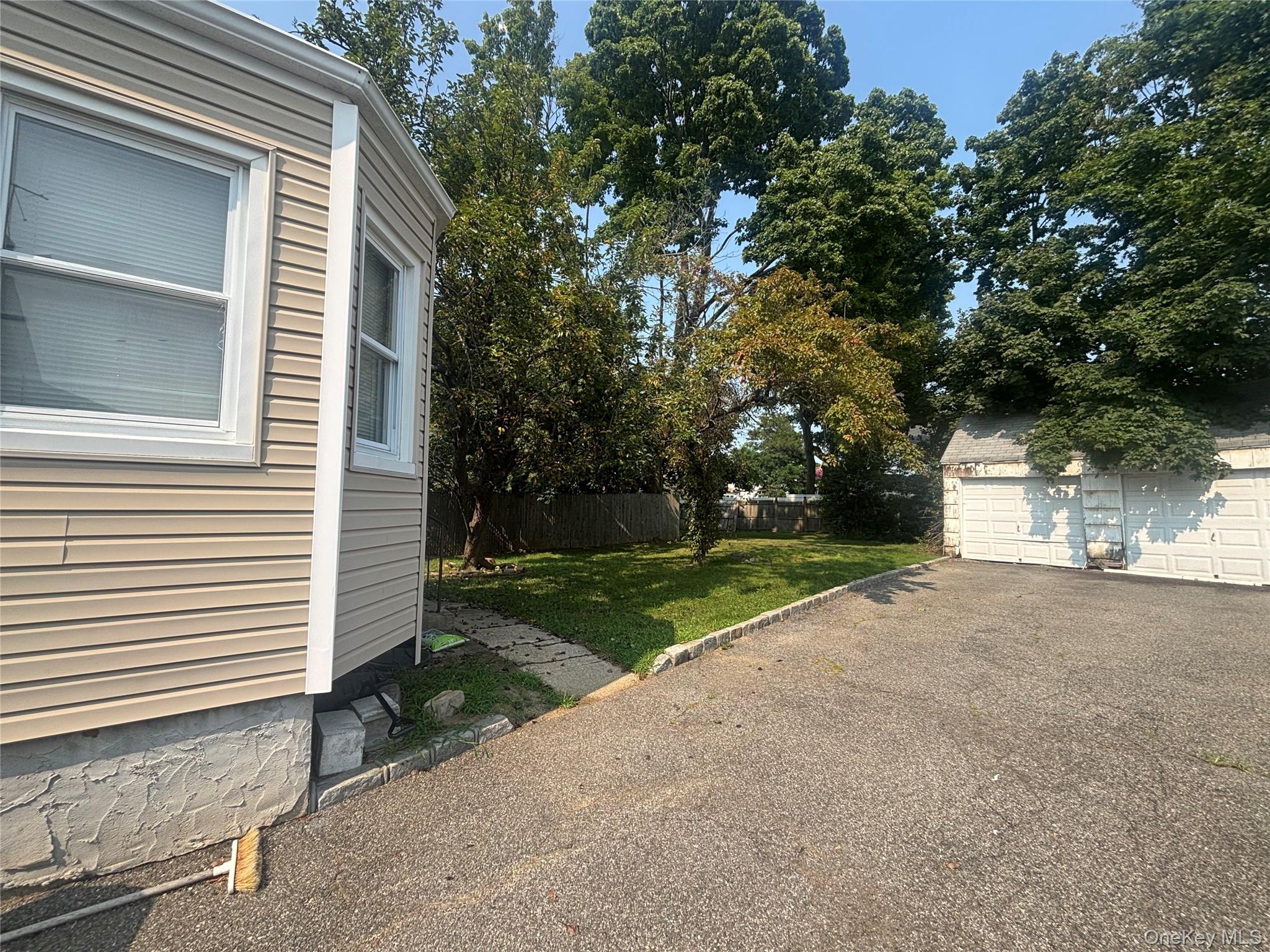 110 N Columbus Avenue Property Photo 3
