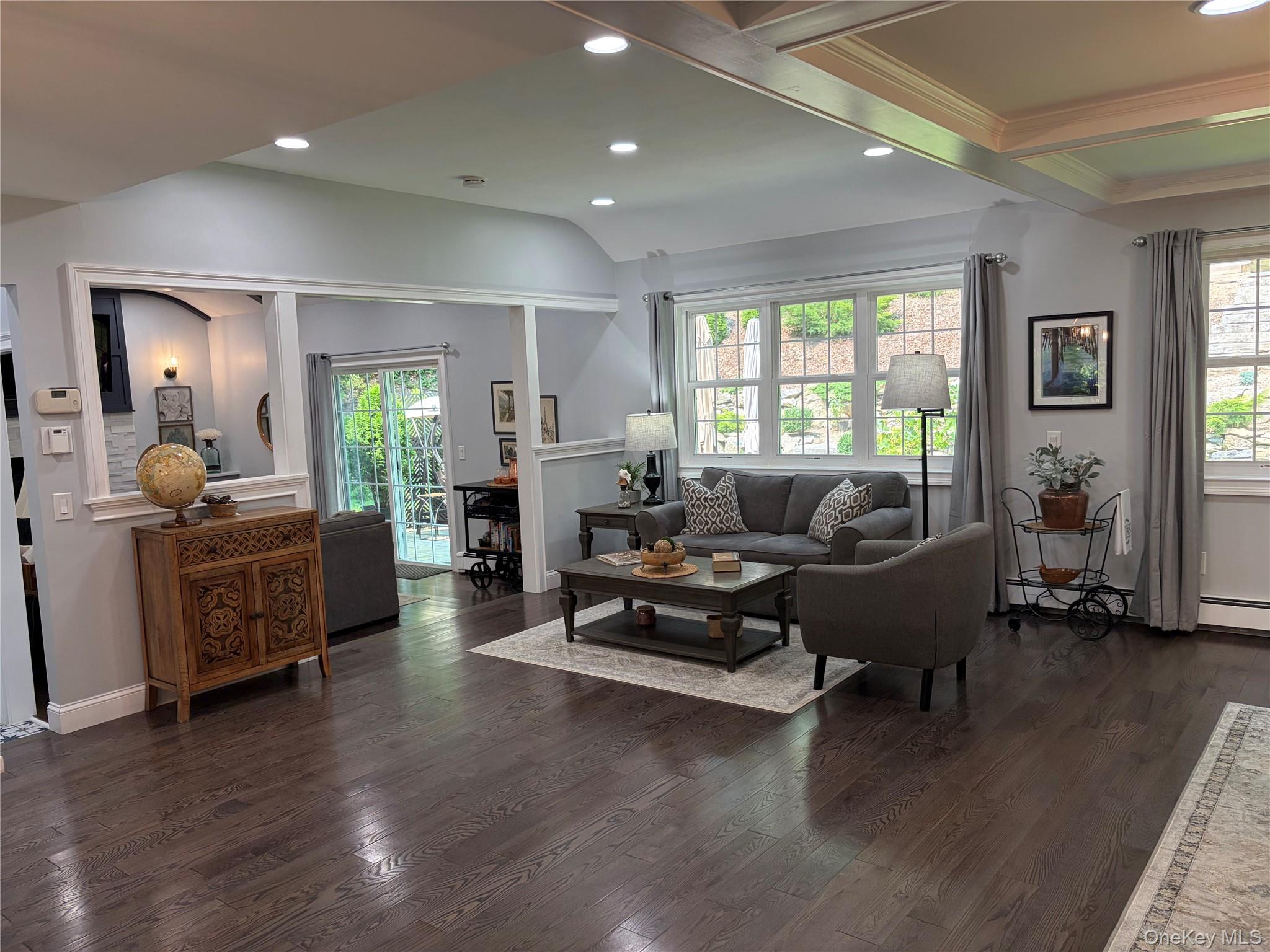 457 Wolf Hill Property Photo 4