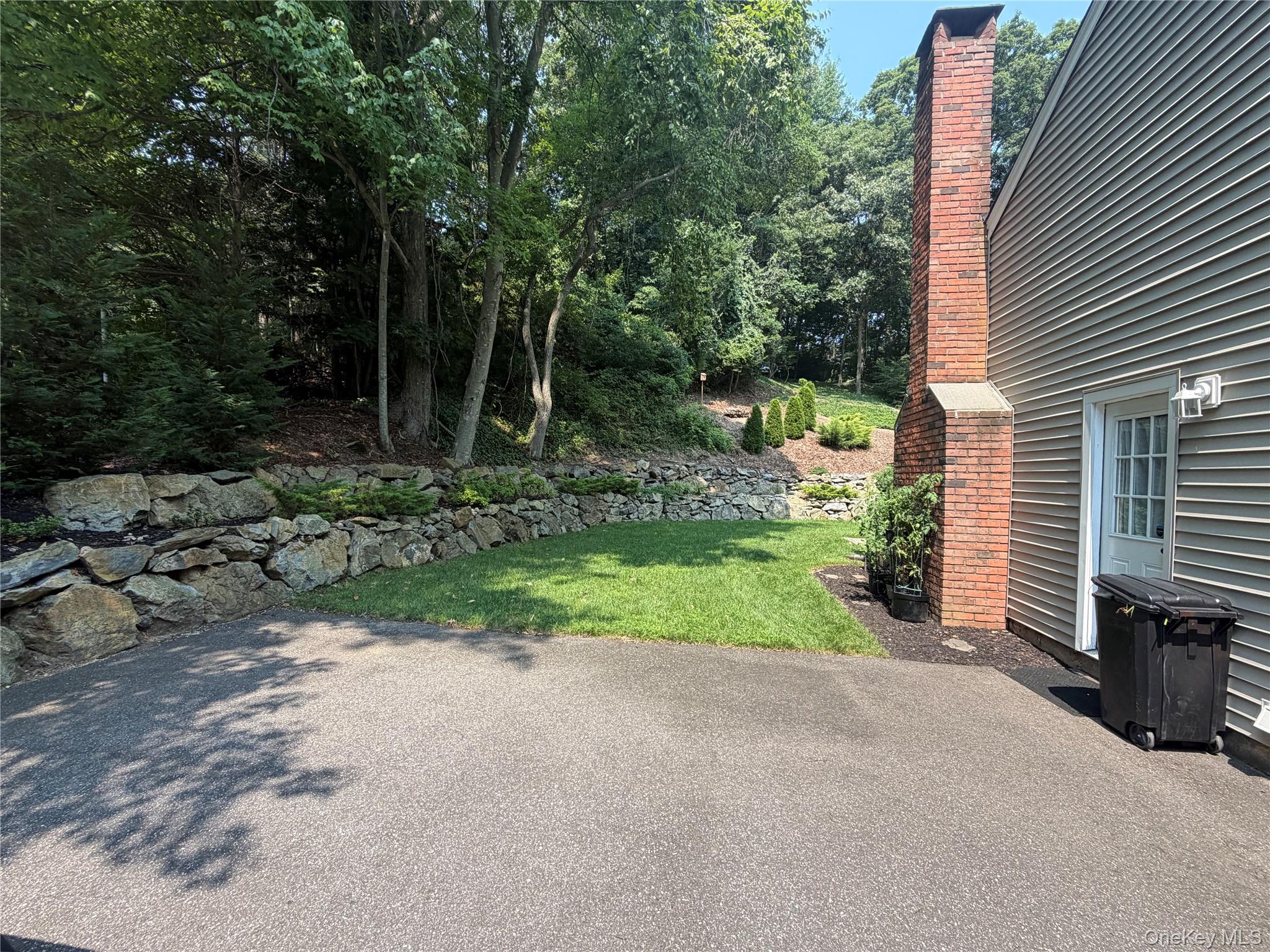 457 Wolf Hill Property Photo 23