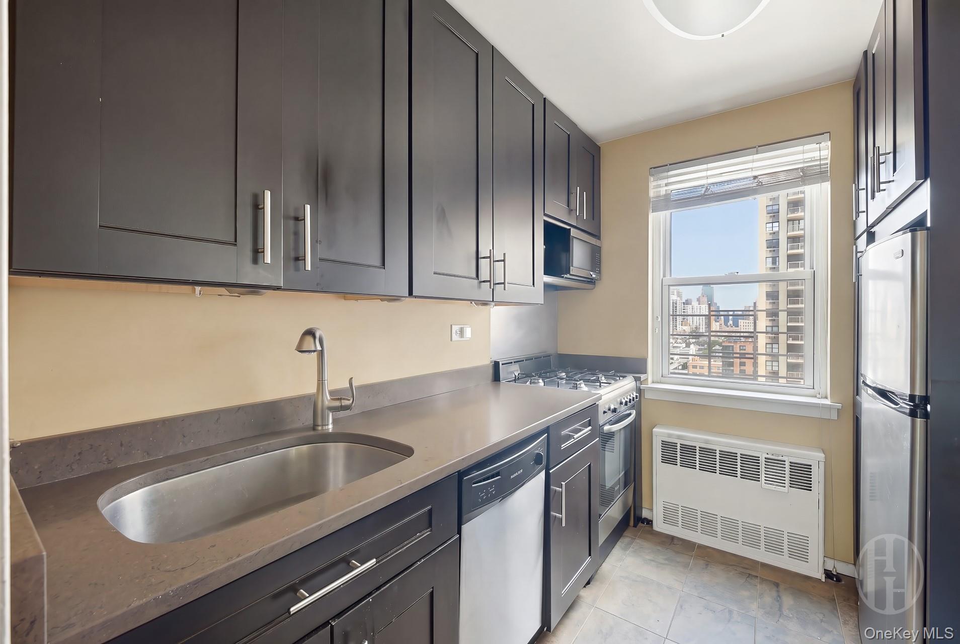 333 East 79th Street 18t Property Photo 4
