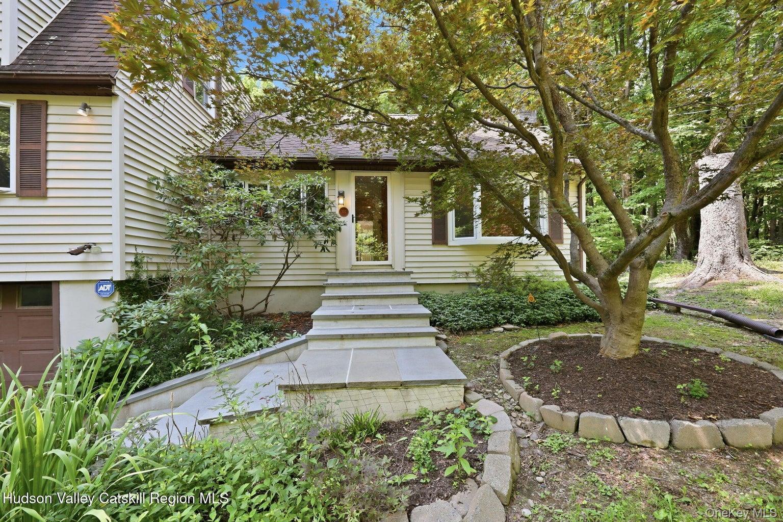 307 Old Kingston Road Property Photo 2