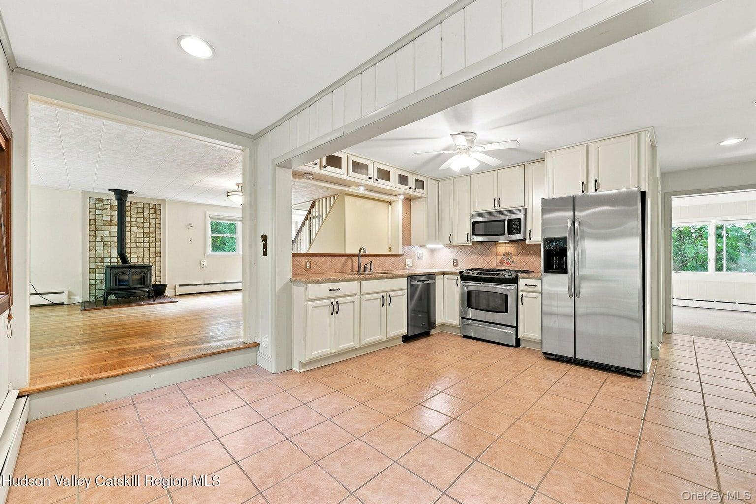 307 Old Kingston Road Property Photo 4