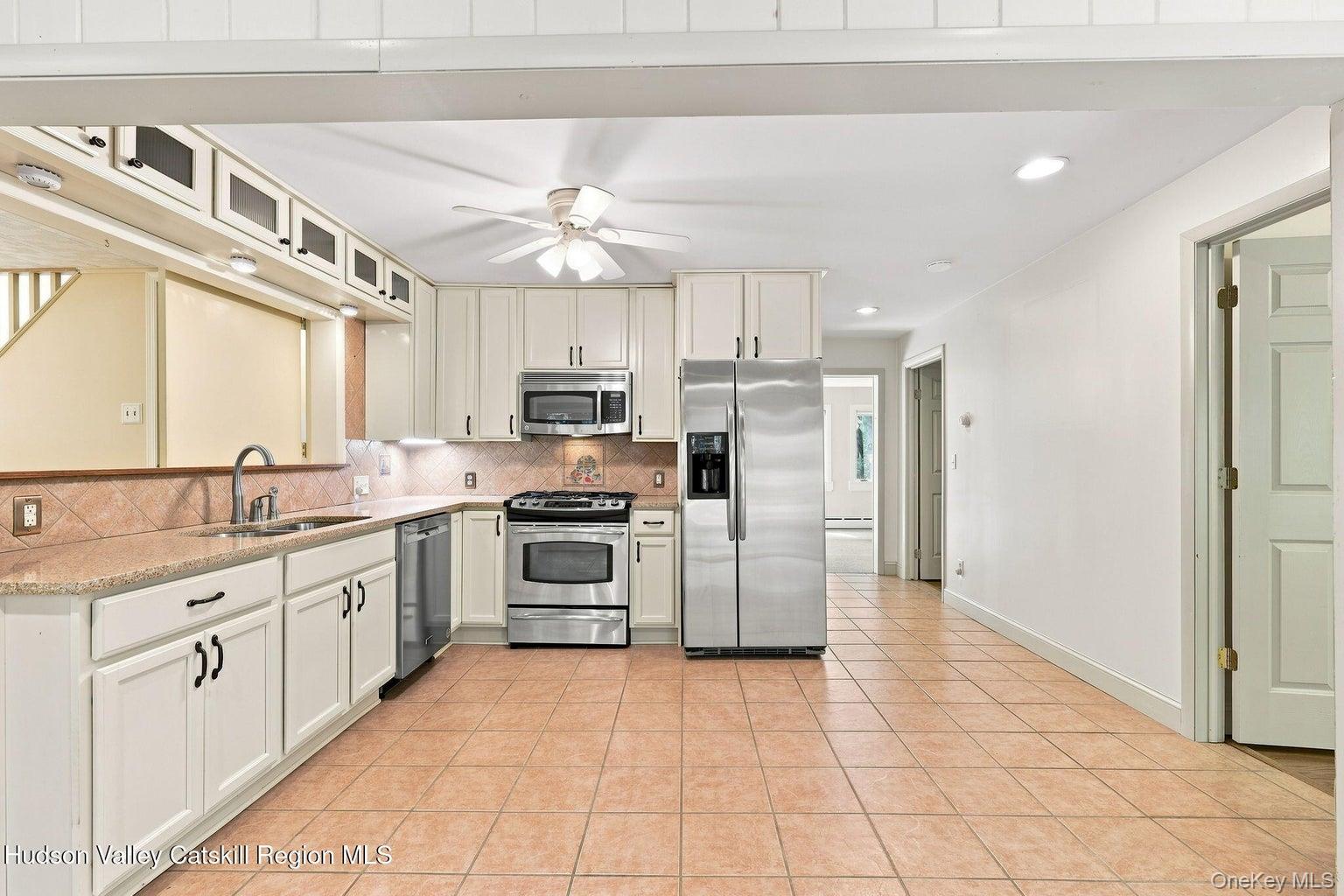 307 Old Kingston Road Property Photo 5
