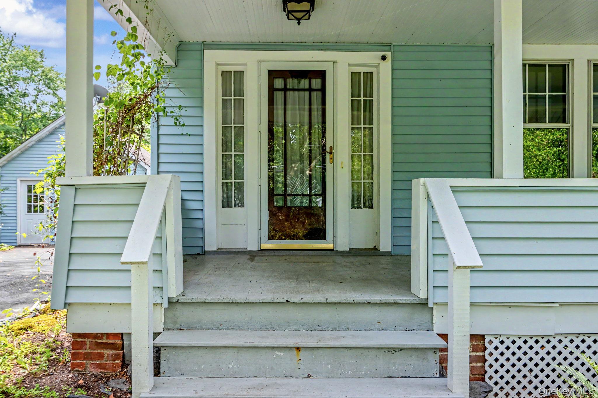 102 E Market Street Property Photo 6