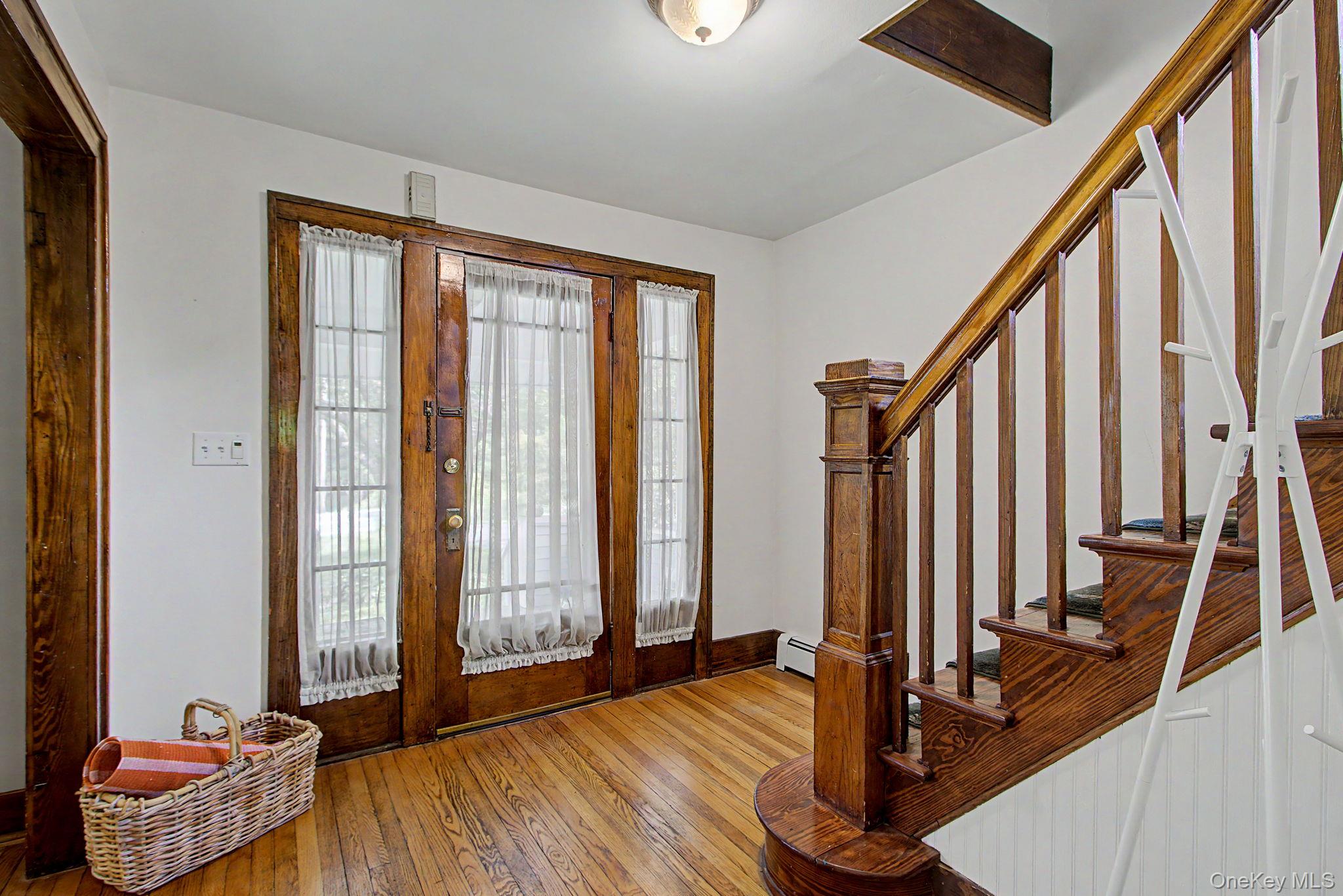 102 E Market Street Property Photo 8