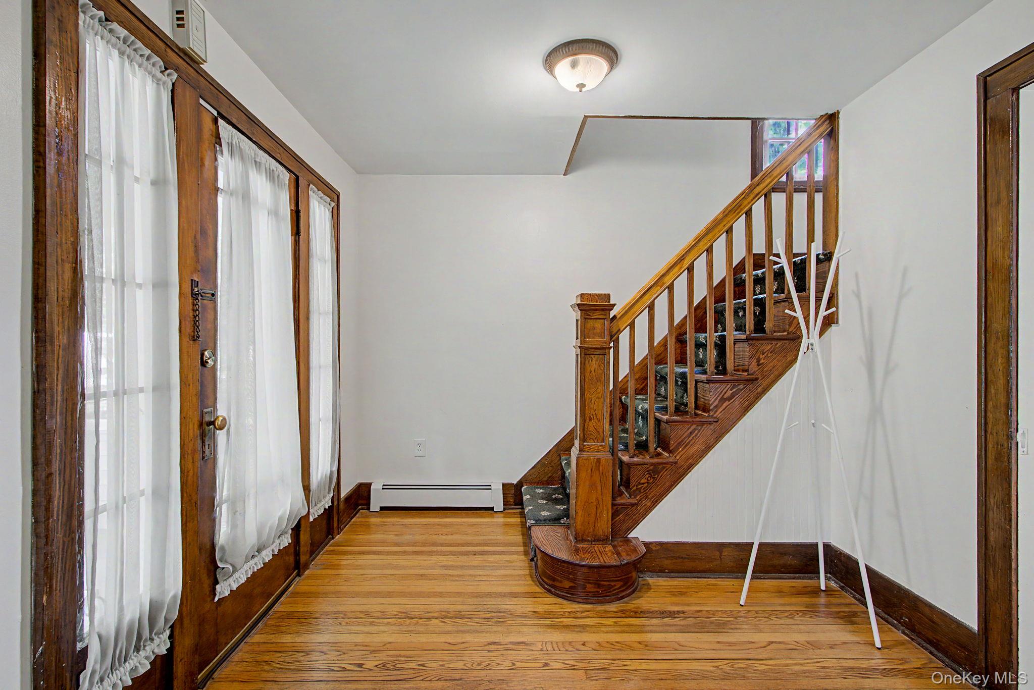 102 E Market Street Property Photo 9